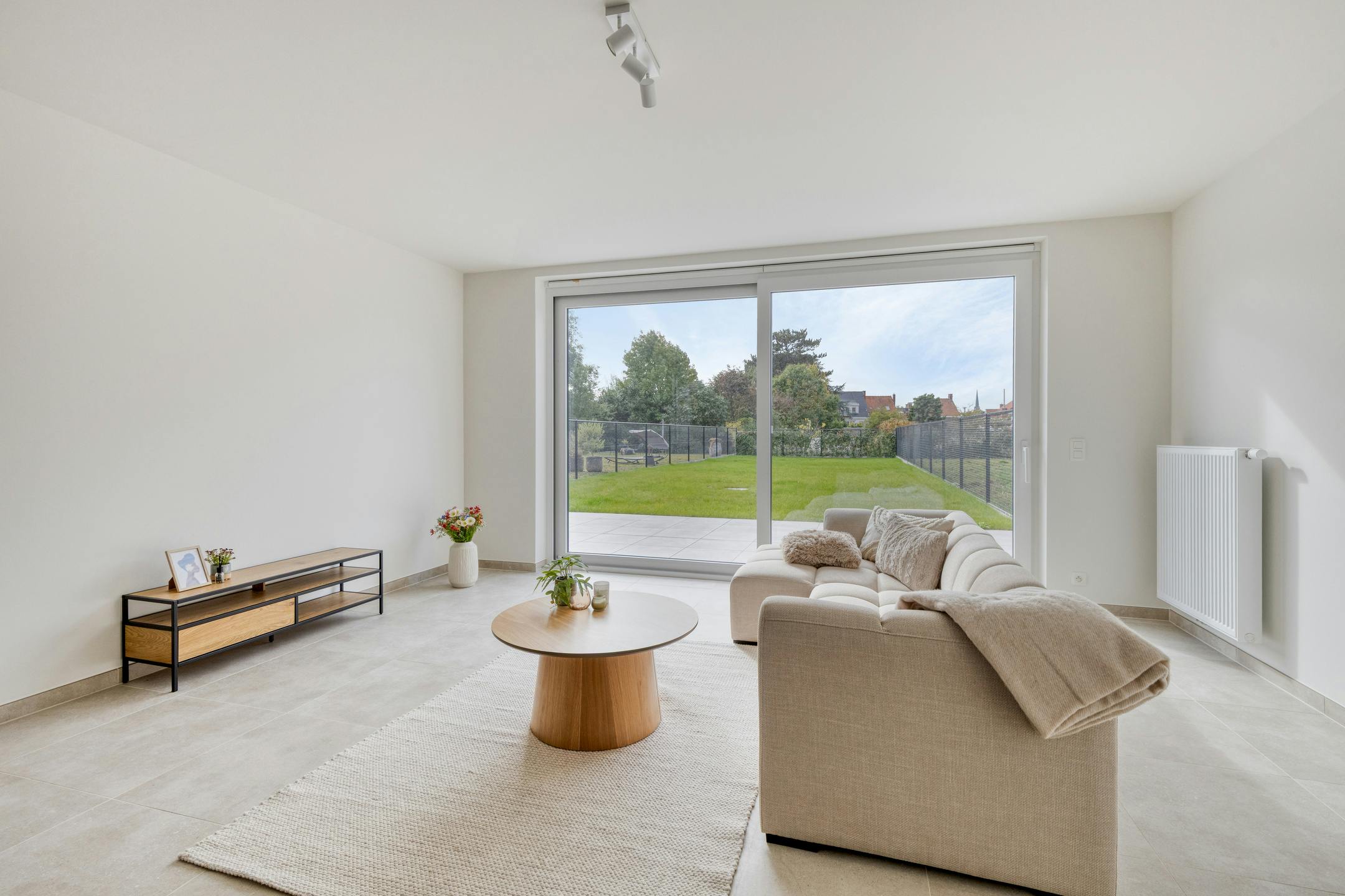 Volledig afgewerkt huis met 3 slaapkamers en tuin in Izegem foto 3