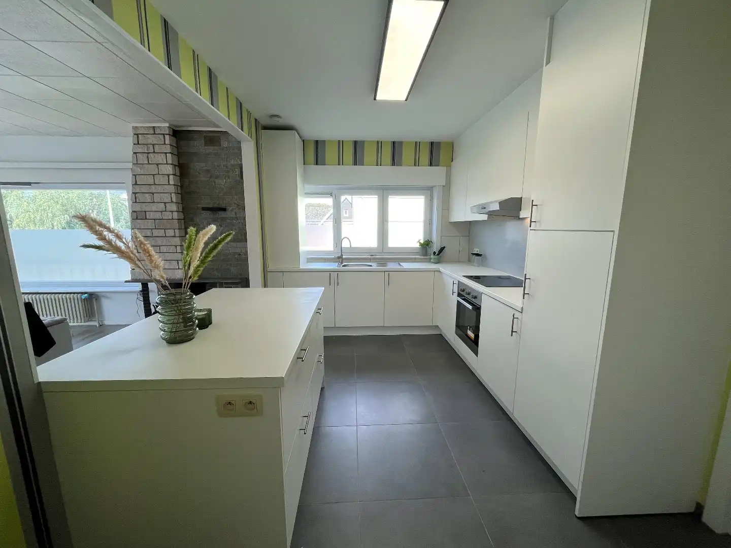 Instapklaar appartement met 2 slaapkamers in centrum St Kruis! foto 6