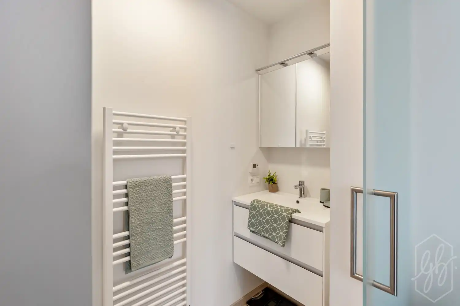 Exclusief, instapklaar appartement met ruim terras in Quartier Bleu foto 10