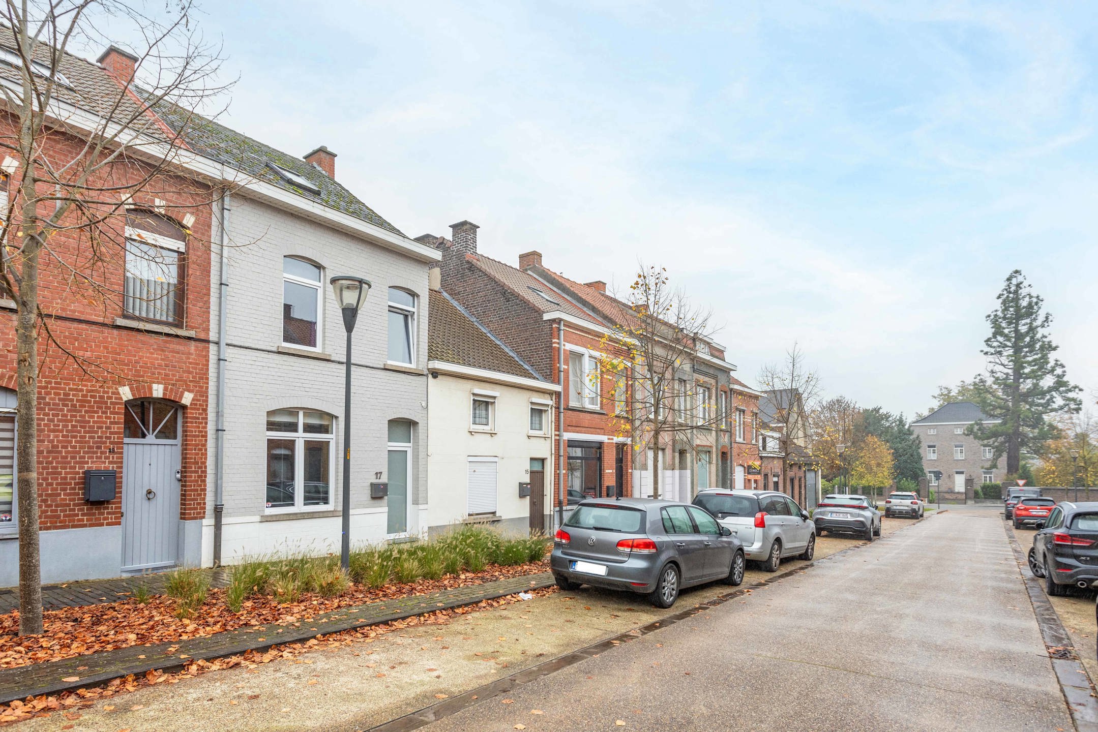 Gerenoveerde rijwoning met 3 slaapkamers en tuin. foto 17