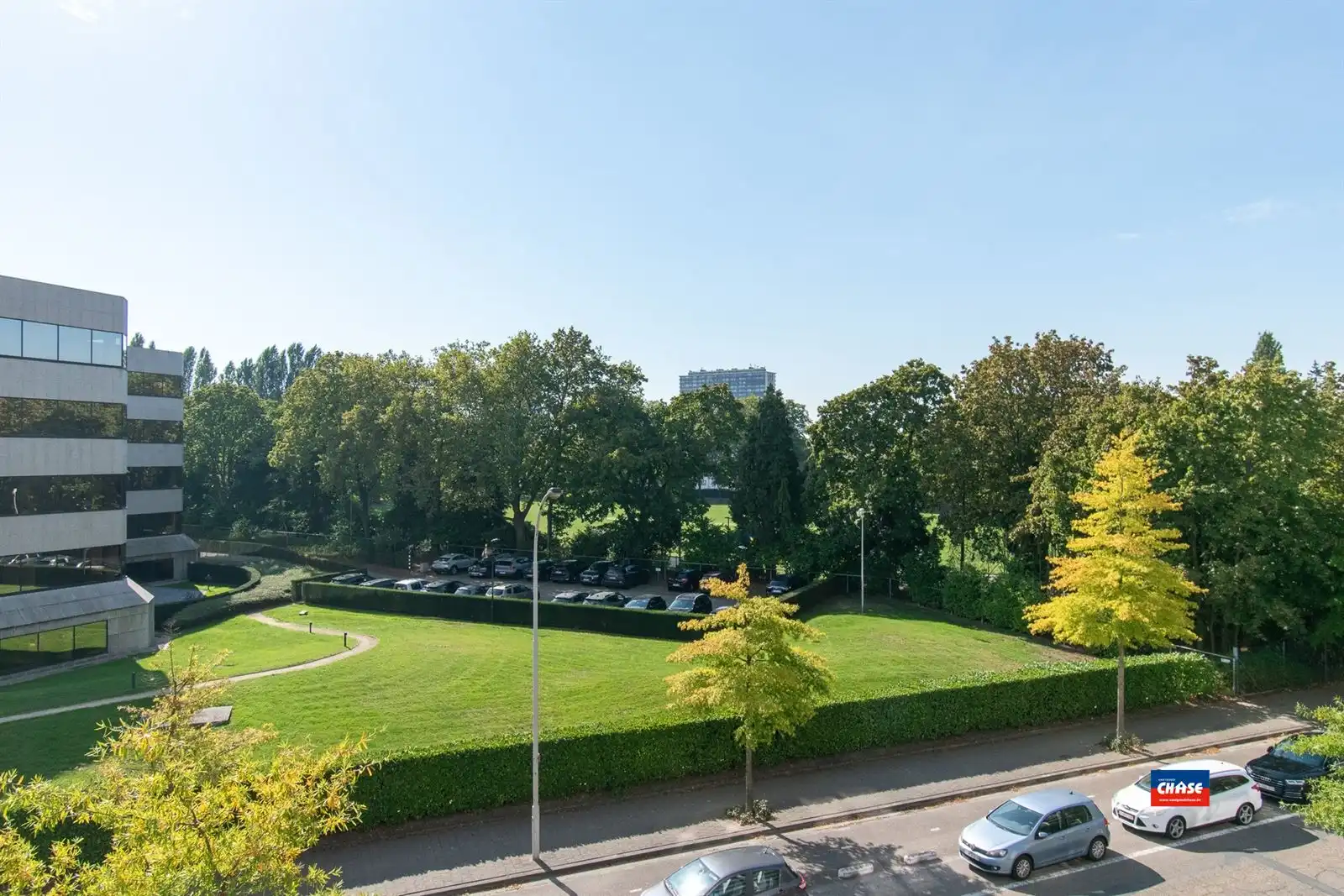 Ruim appartement met 3 slaapkamers, 2 terrassen en autostaanplaats foto 24