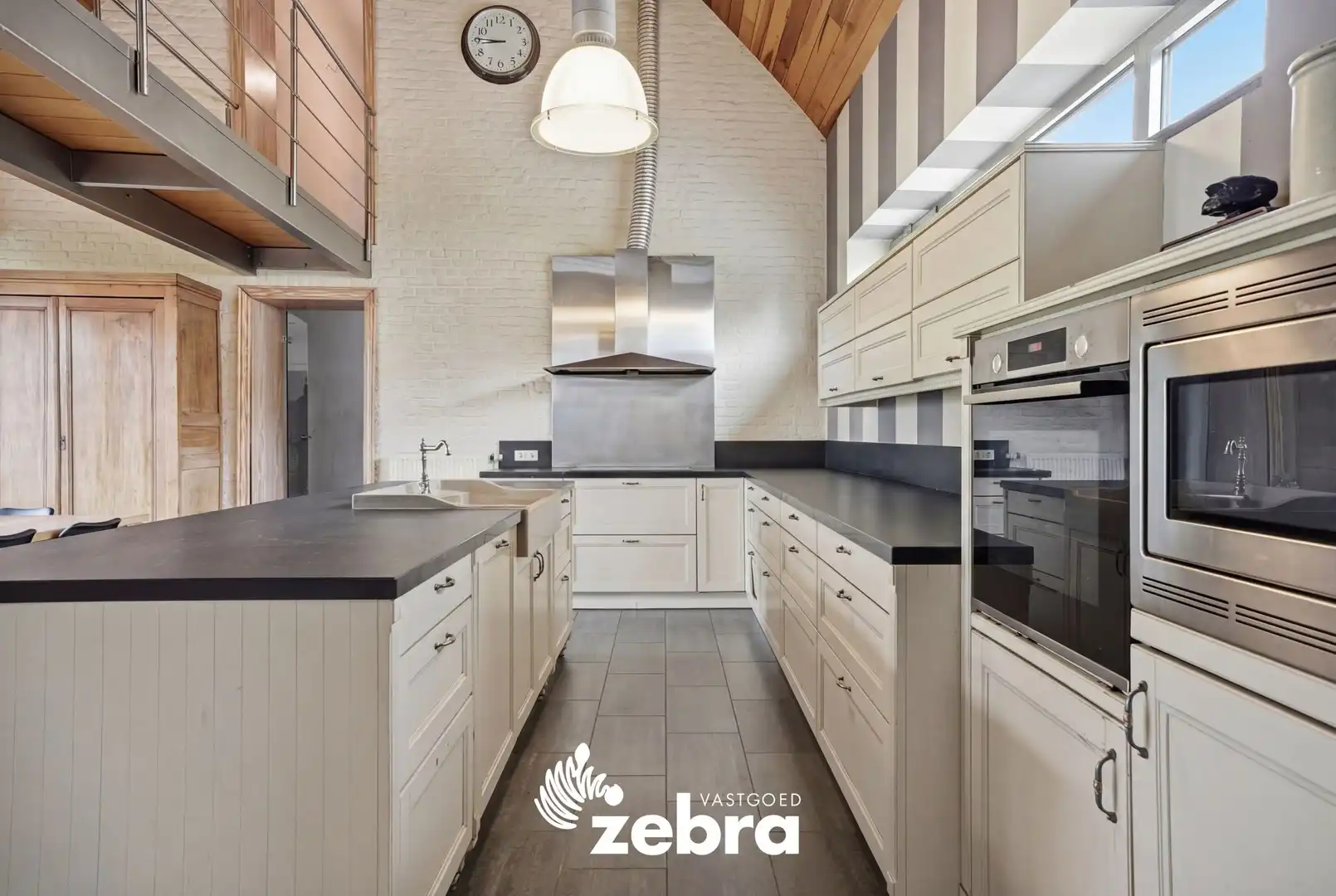 Ruime villa op een prachtig perceel van 11.110m² in groene omgeving! foto 16