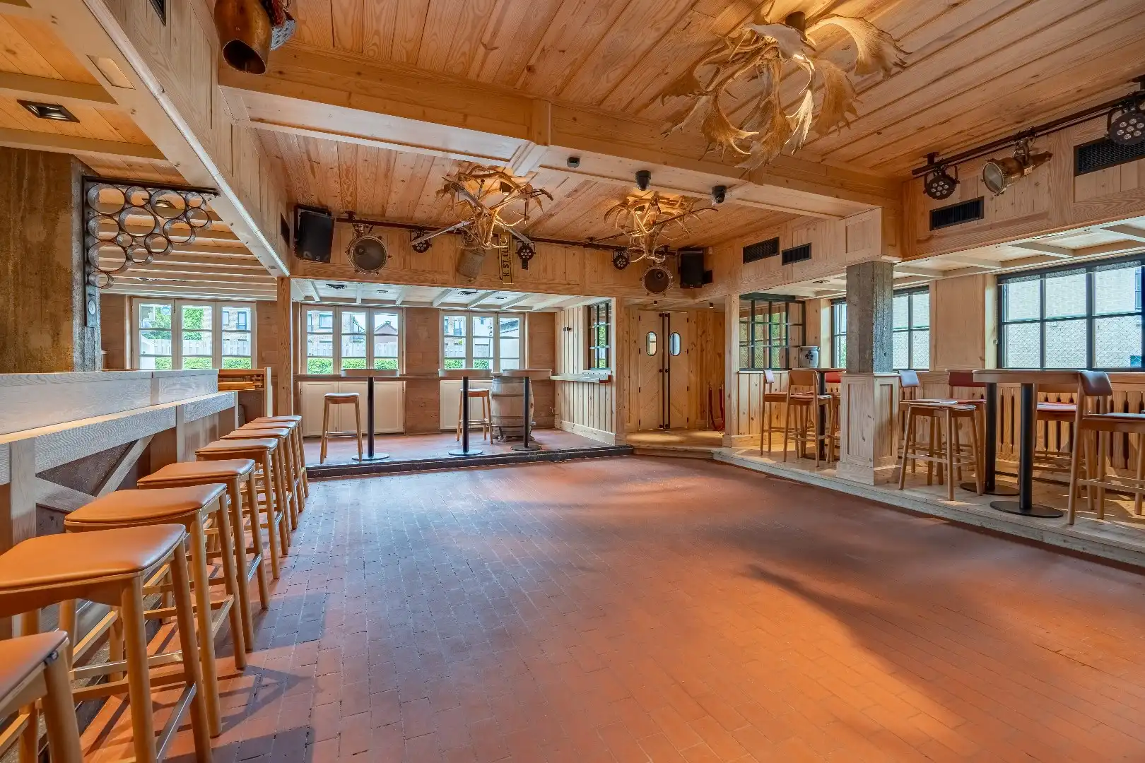 Gerenommeerd horecapand en interessante projectgrond foto 4