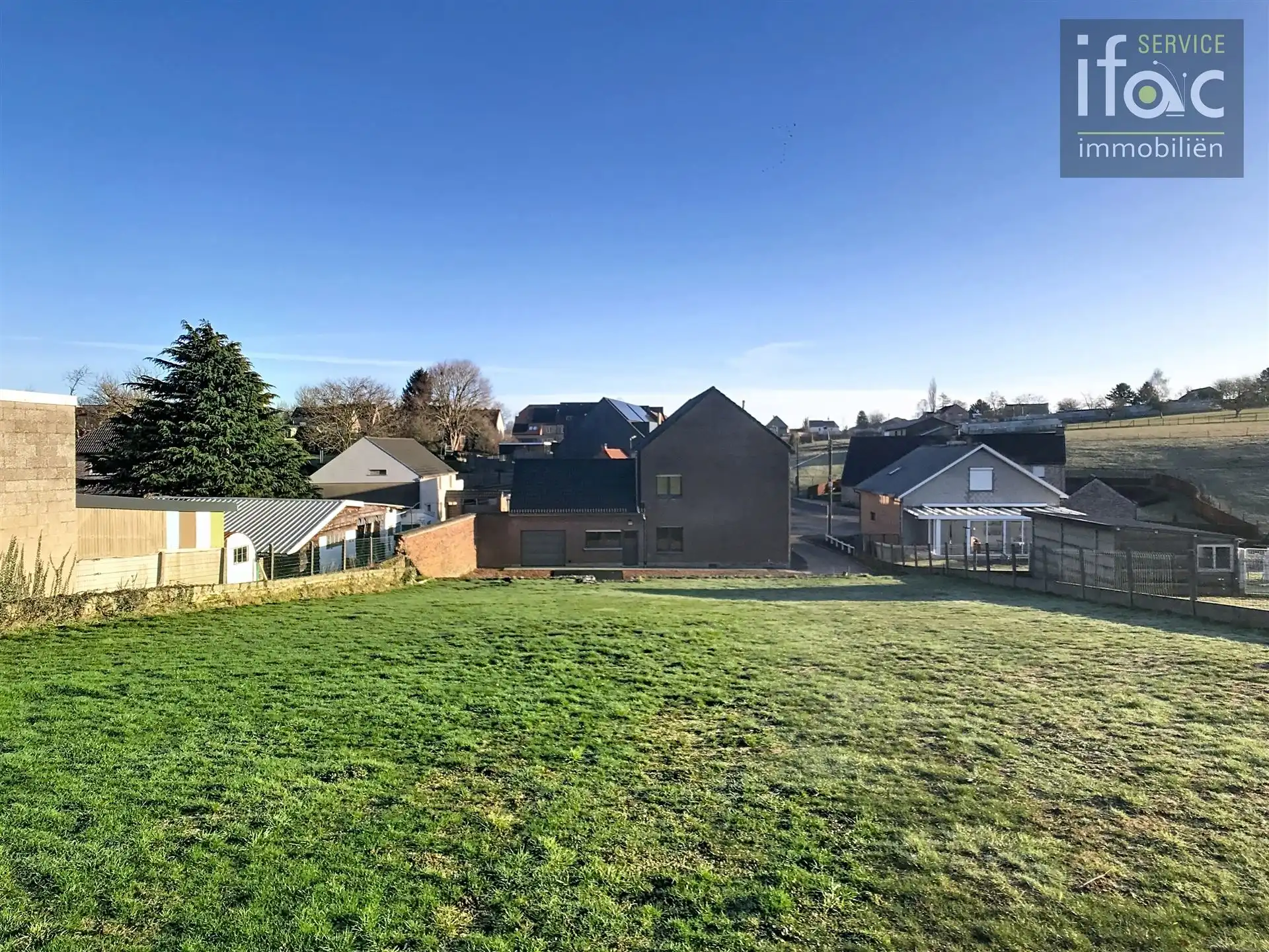 Huis met 4 slaapkamers, tuin en garage foto 2