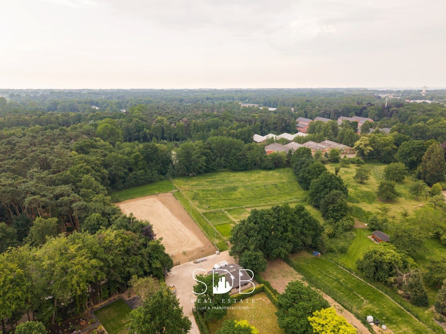 Prachtig landhuis met paardenfaciliteiten op 15.804m² foto 32