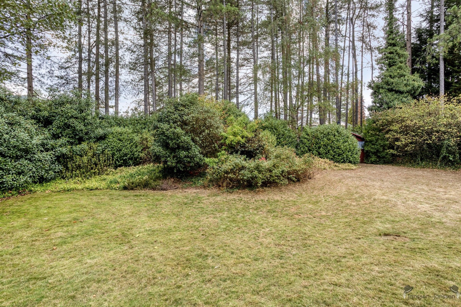 Woning op mooi villaperceel van 1.500 m² foto 25