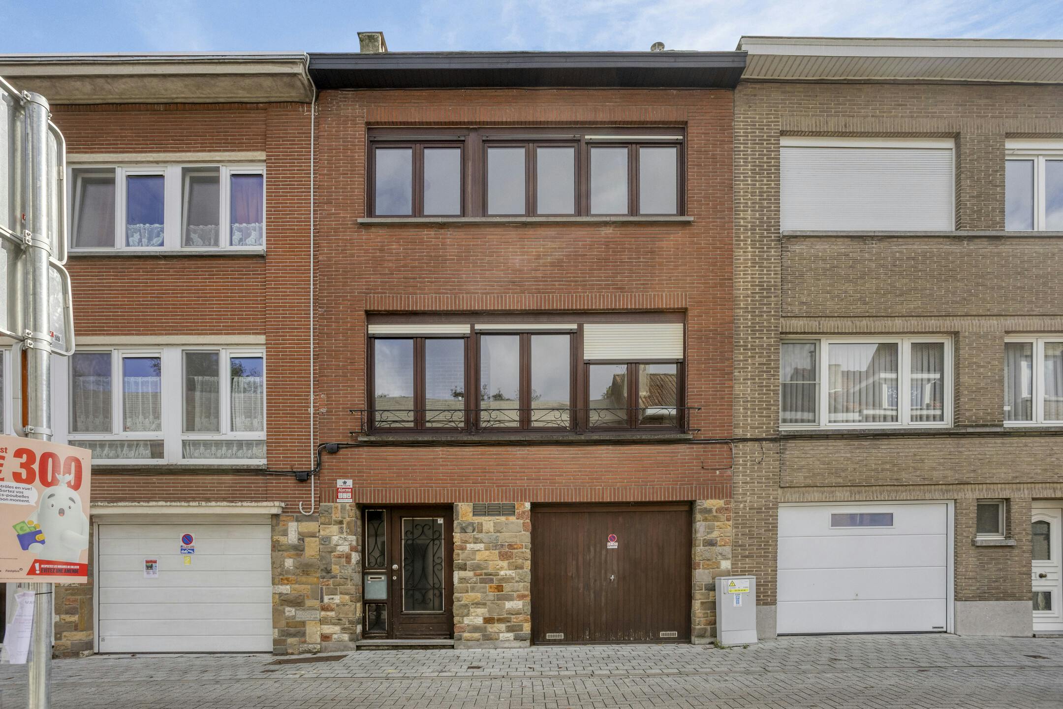 Te renoveren woning met potentieel in Sint-Agatha-Berchem! foto {{pictureIndex}}