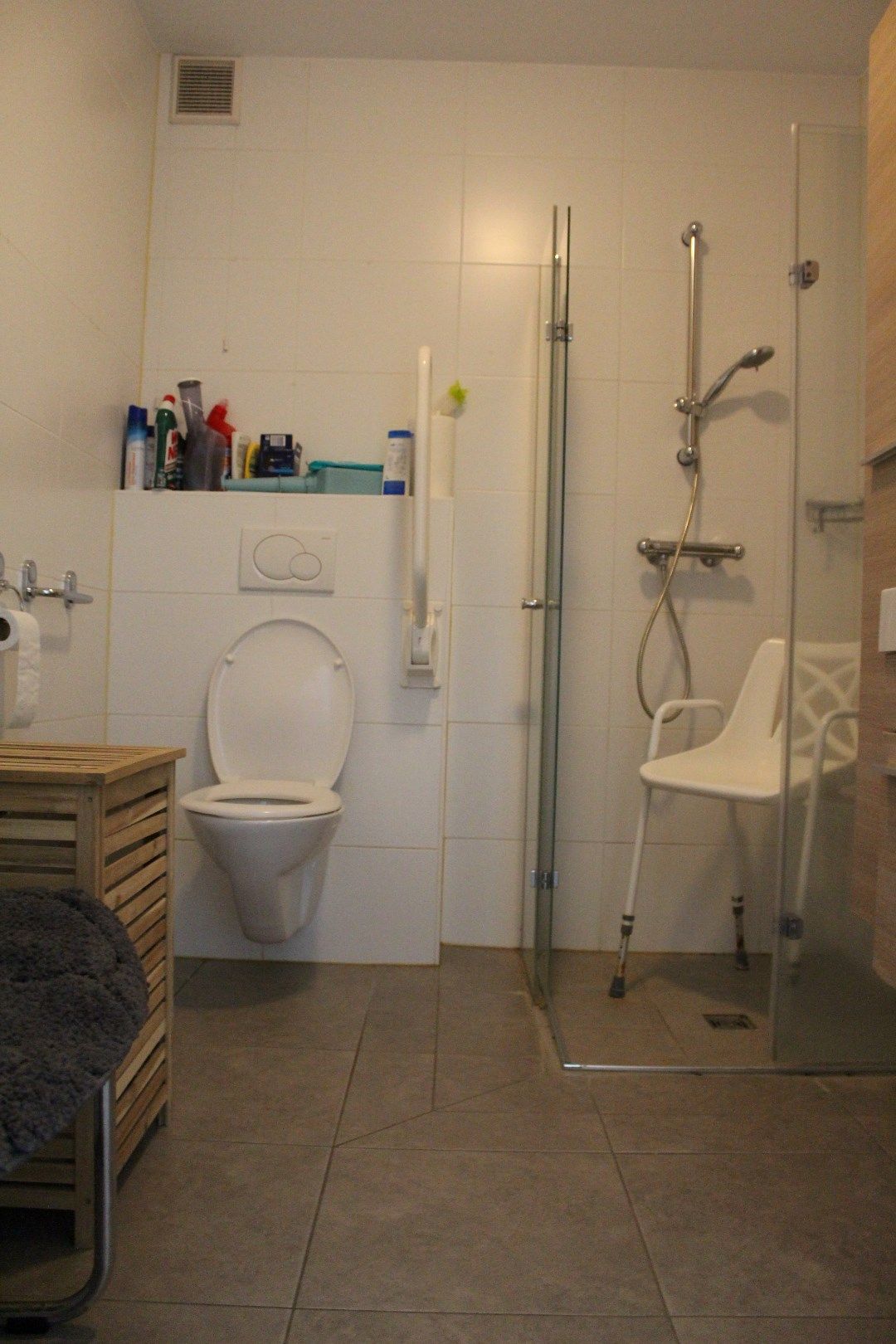 Gezellige serviceflat (1 slpk) in hartje Lommel Centrum foto 14