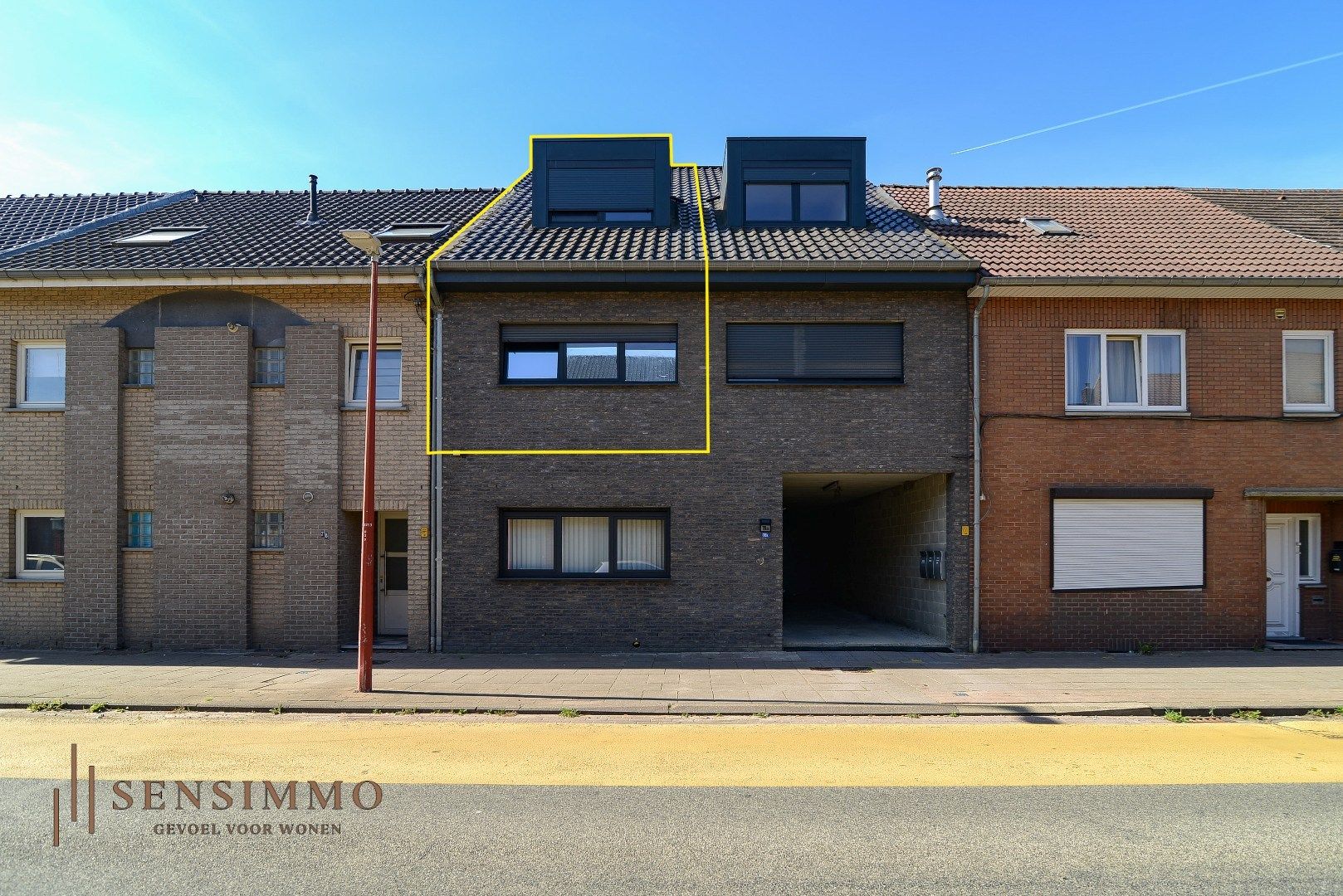 Mooie afgewerkt triplex met 3 slaapkamers, terras en parking foto 2