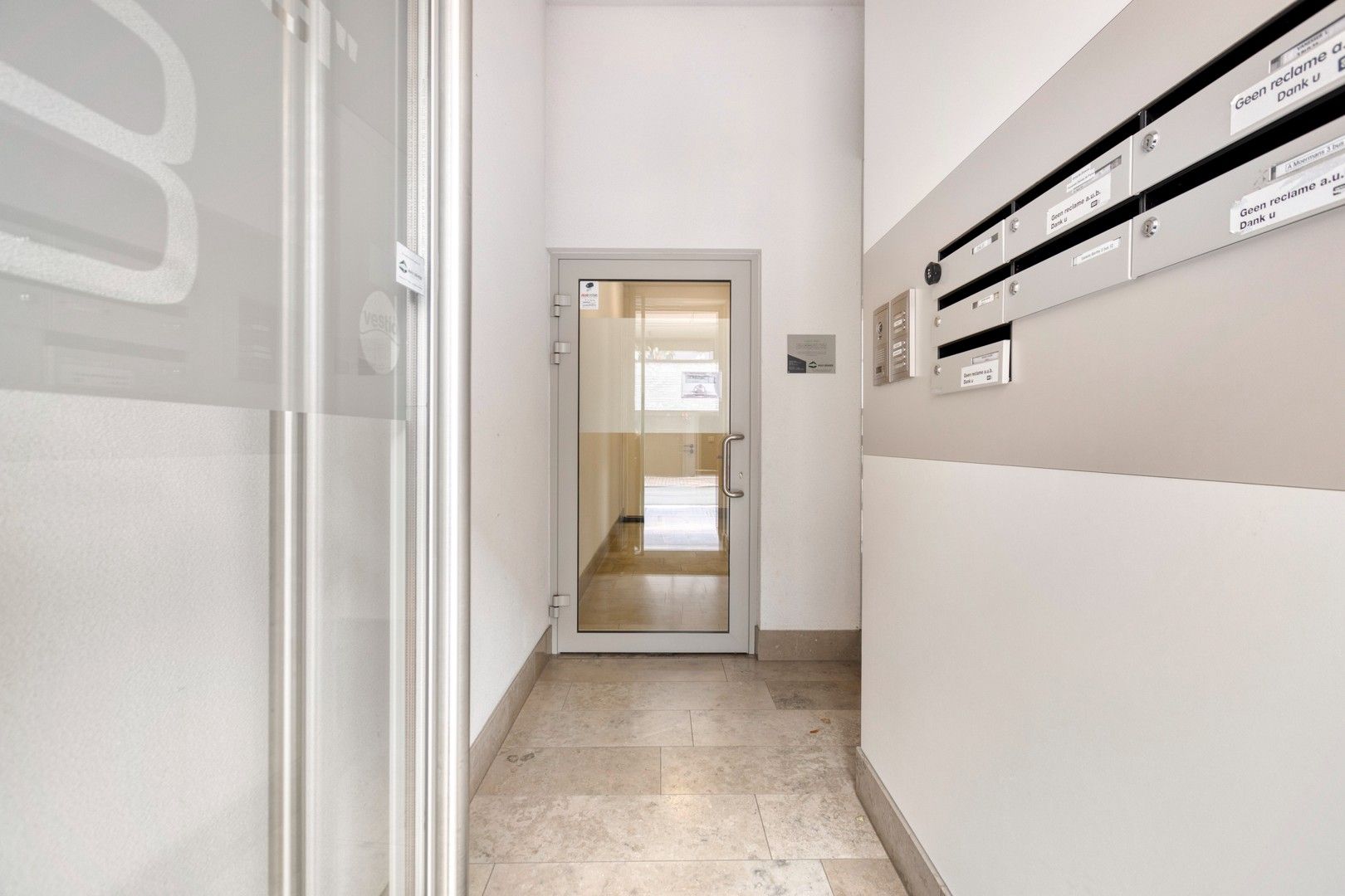 Te koop: lichtrijk appartement in hartje Genk foto 4