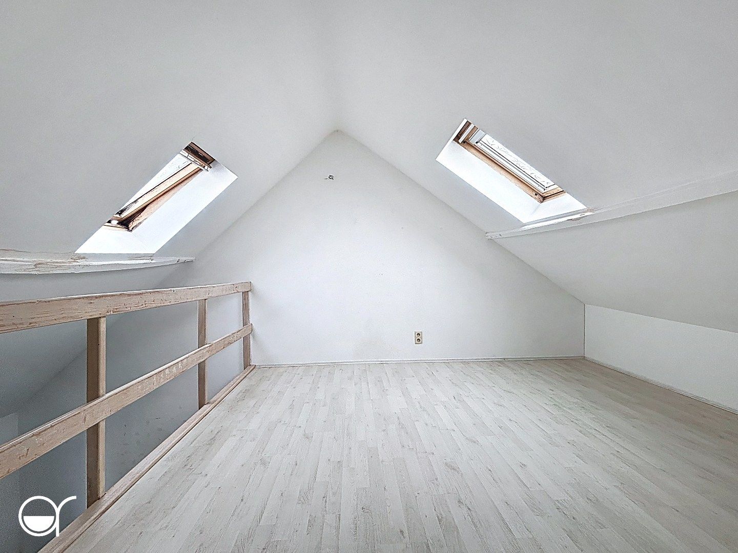 Op te frissen woning met grote tuin nabij Stropkaai foto 12