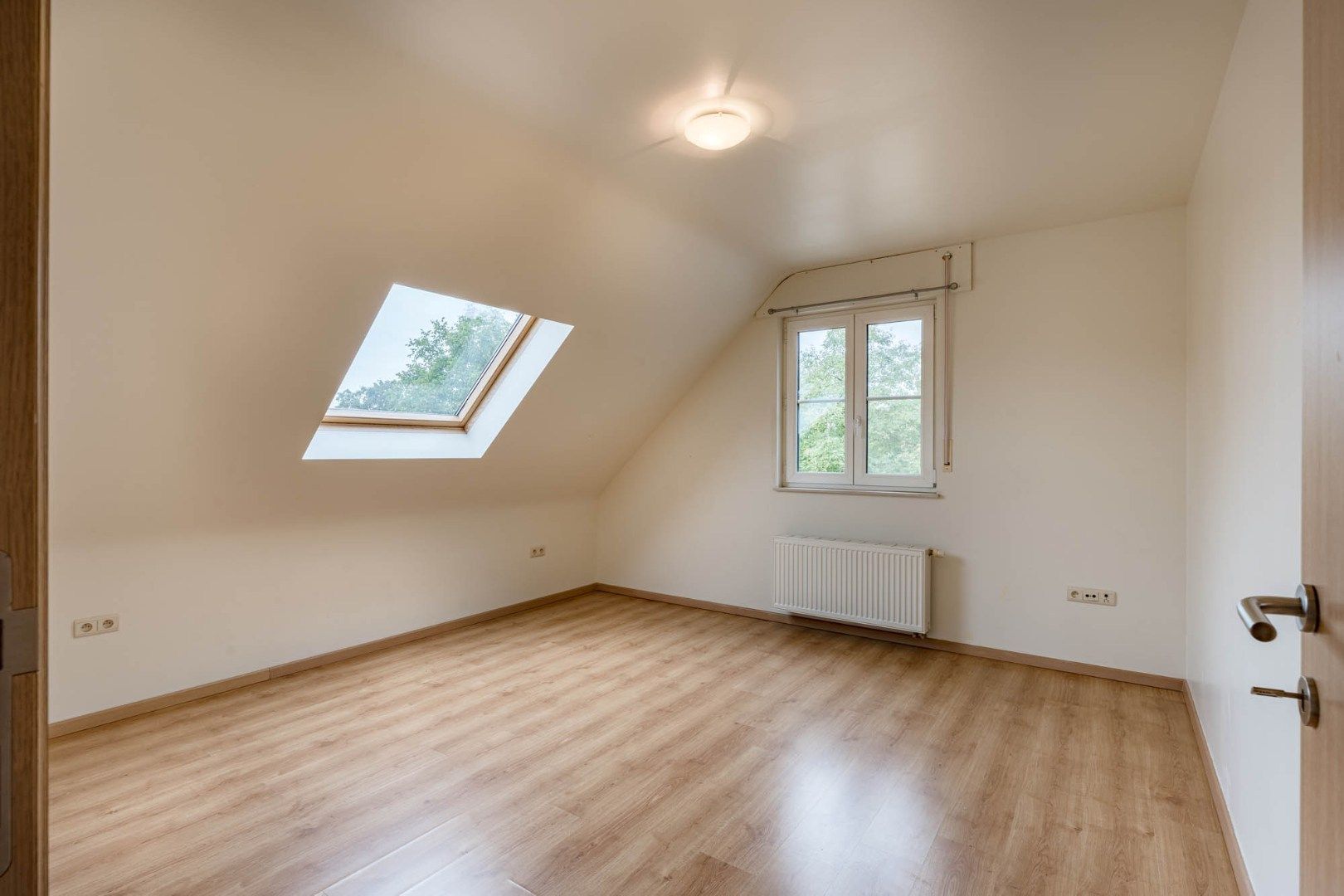 Stijlvolle, hoogwaardig afgewerkt en zeer ruime gezinswoning op een perceel van 8a65ca! foto 20