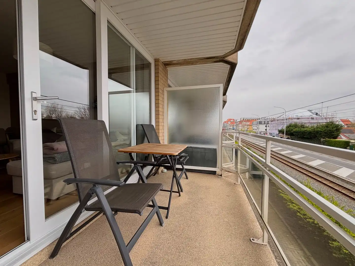 Lichtrijke studio met slaaphoek te koop in Nieuwpoort-bad foto 9