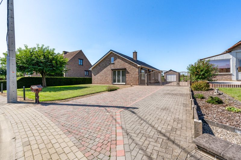 Zeer rustig gelegen woning op net geen 10are foto 6