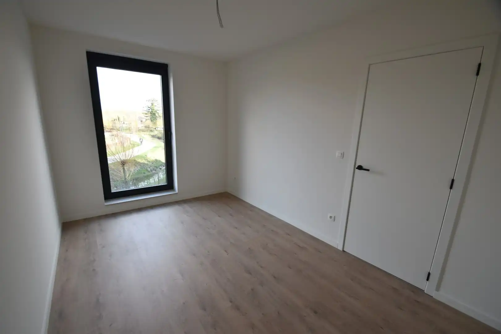 Modern ingericht appartement aan rand van centrum foto 12