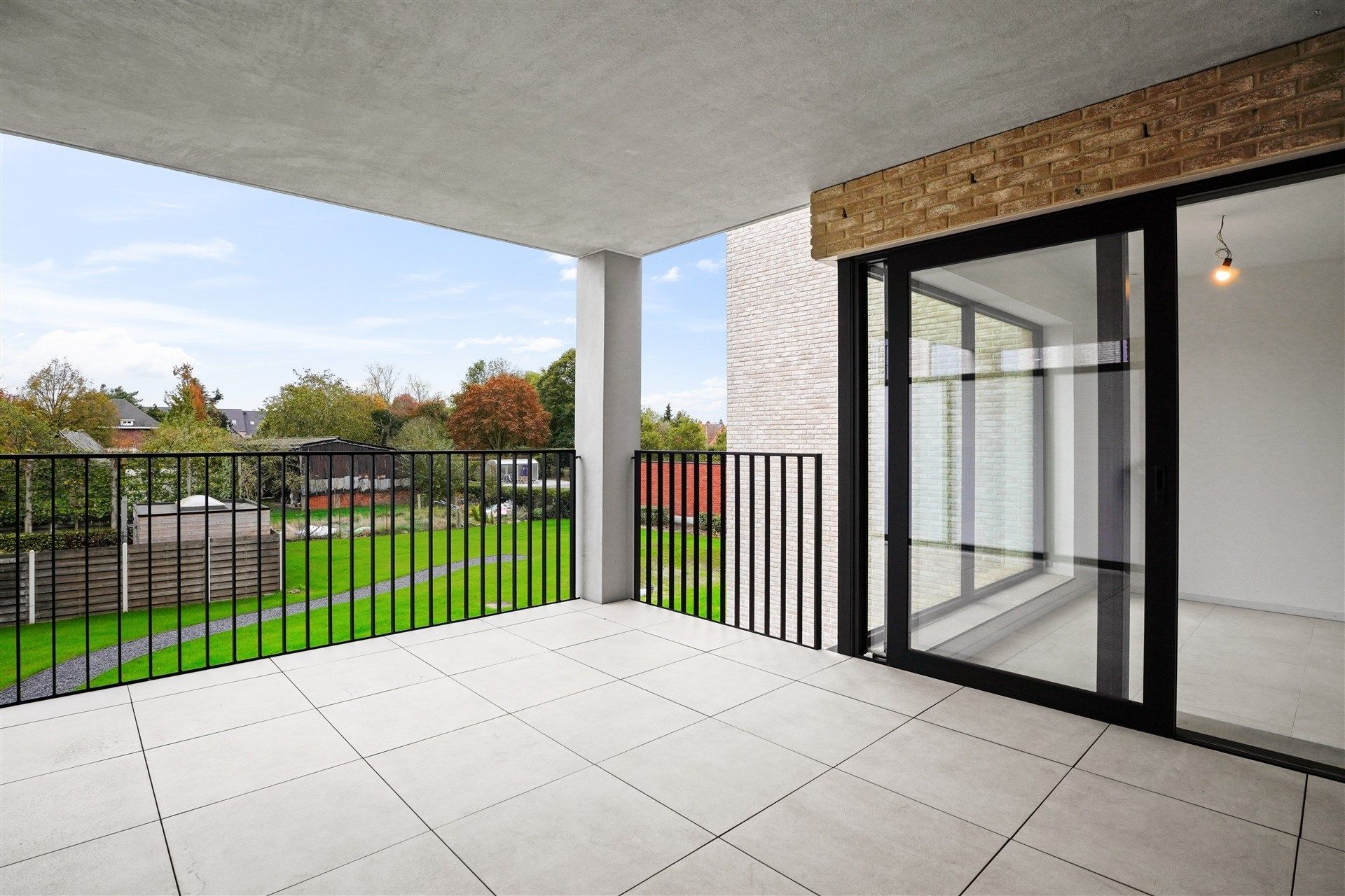 Top gelegen 2 slaapkamer appartement met mooi zicht foto 3