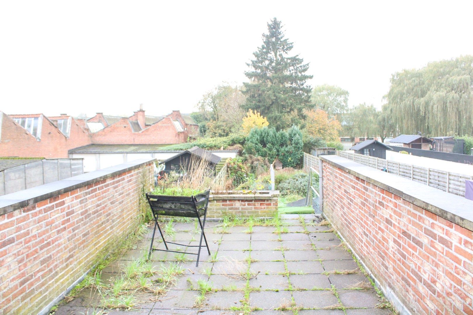 Unieke en ruime woning met vijf slaapkamers, tuin én garage te koop in het hart van Sint-Niklaas! foto 6