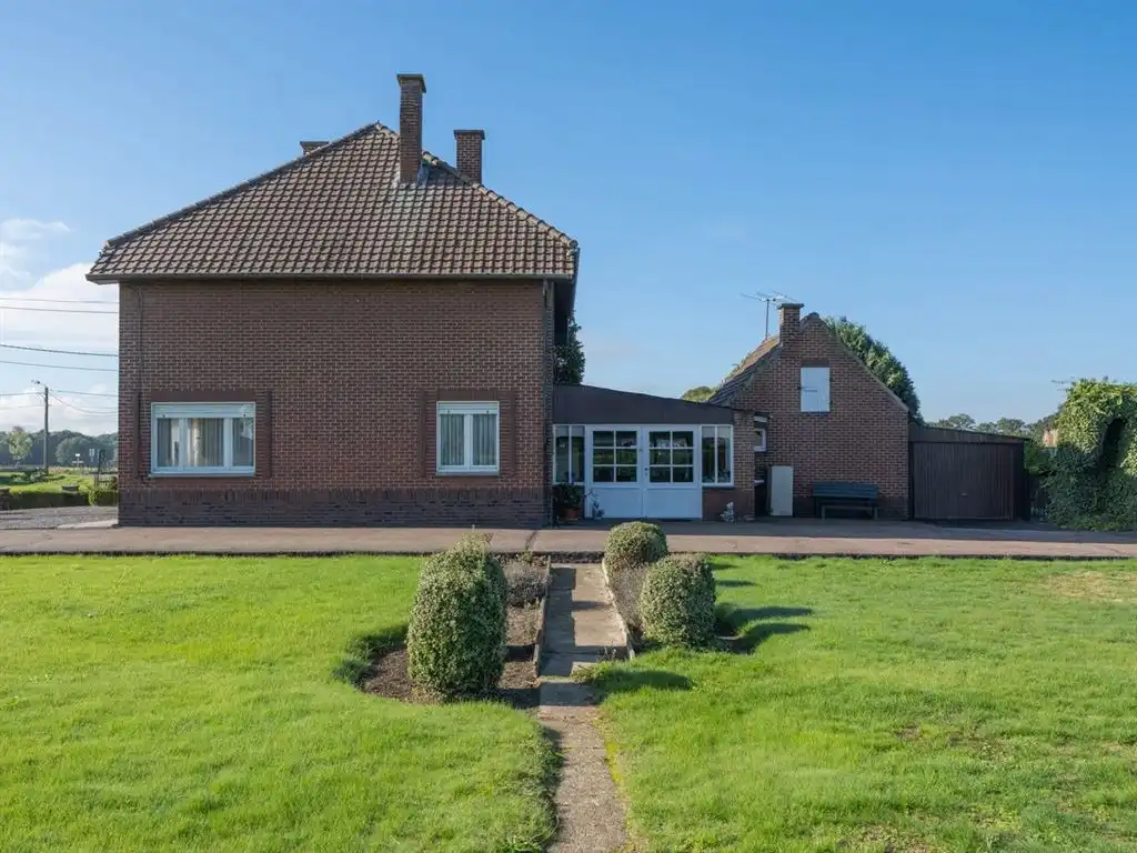 Landelijk gelegen vrijstaande woning op een riant perceel foto 4