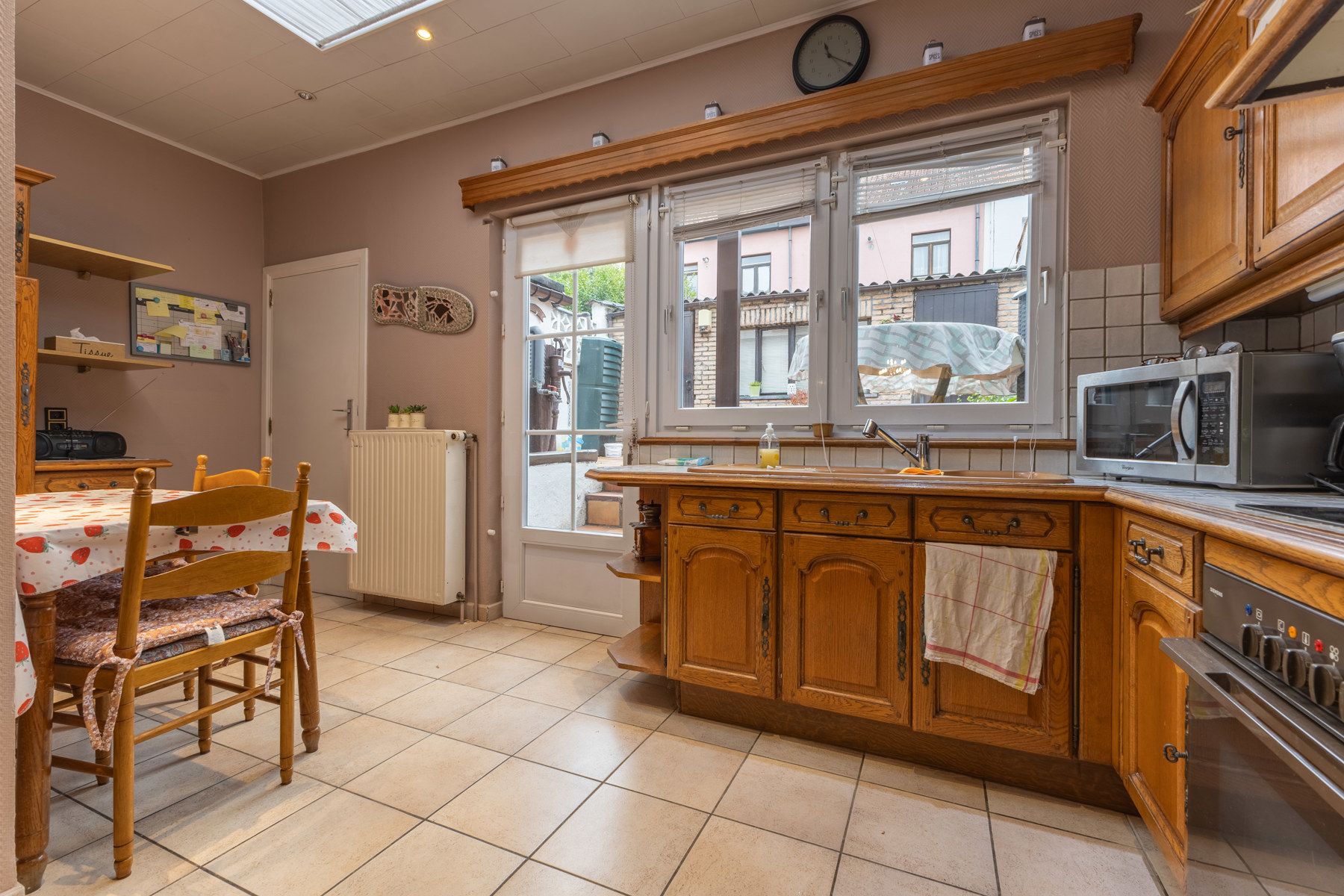 Goed gelegen woning met 3 slaapkamers foto 10