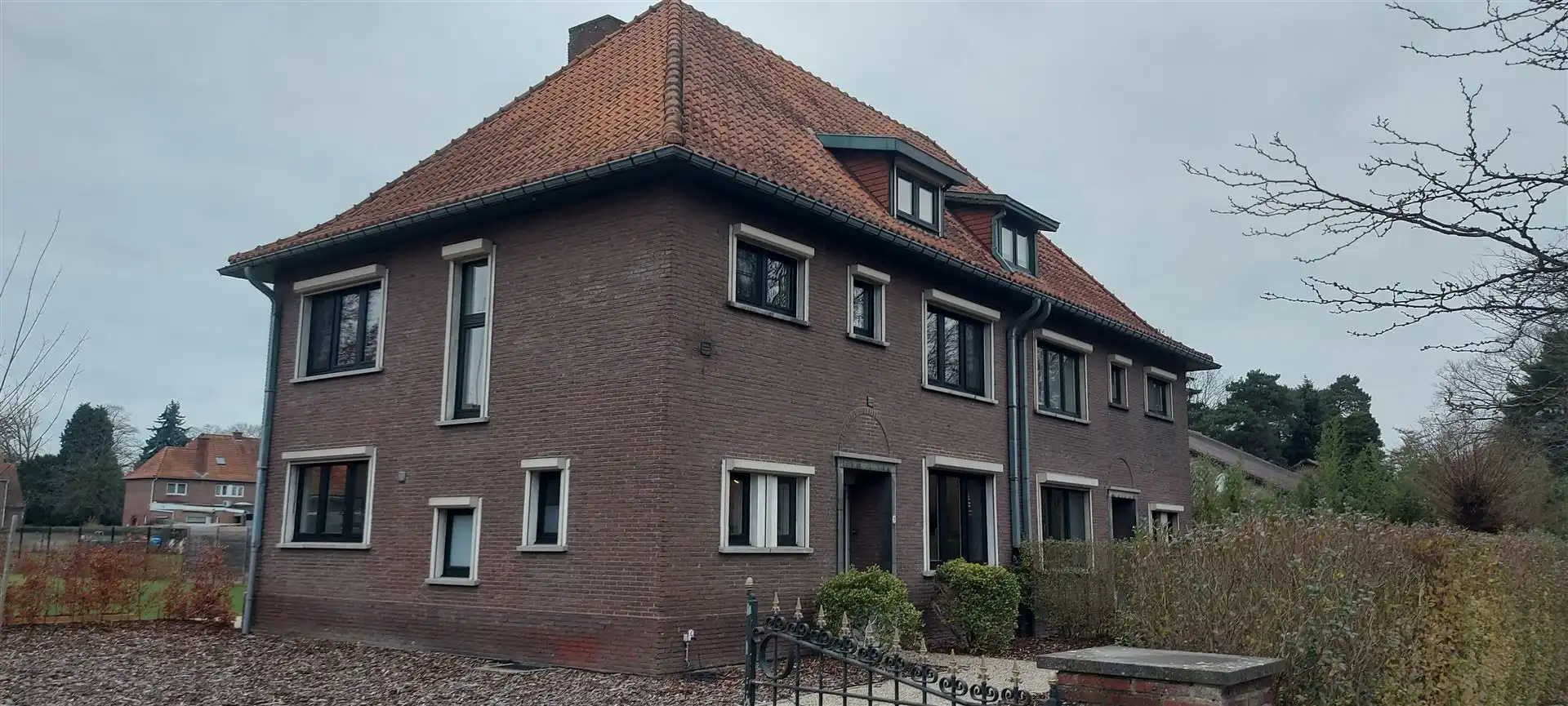 Huis foto {{pictureIndex}}