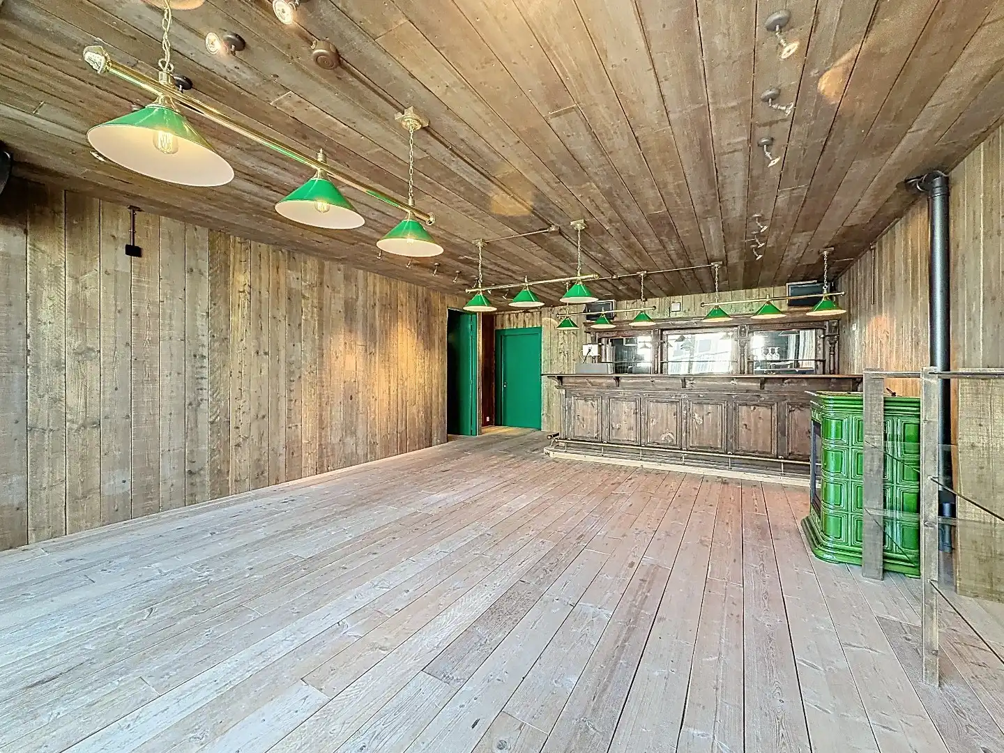 Uniek multifunctioneel object met bedrijfsruimte, kantoor, mancave en ruim appartement foto 18