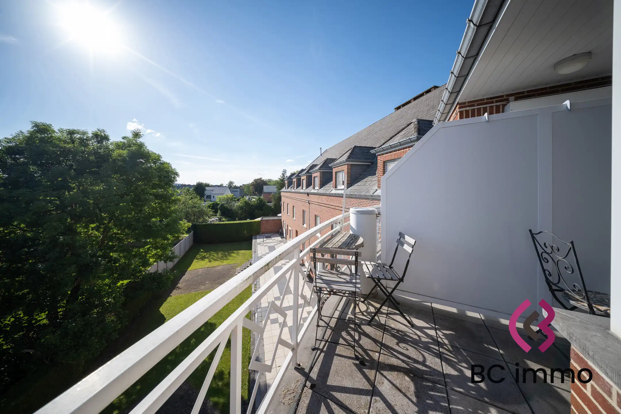 Modern en lichtrijk appartement met 2 slaapkamers foto 22