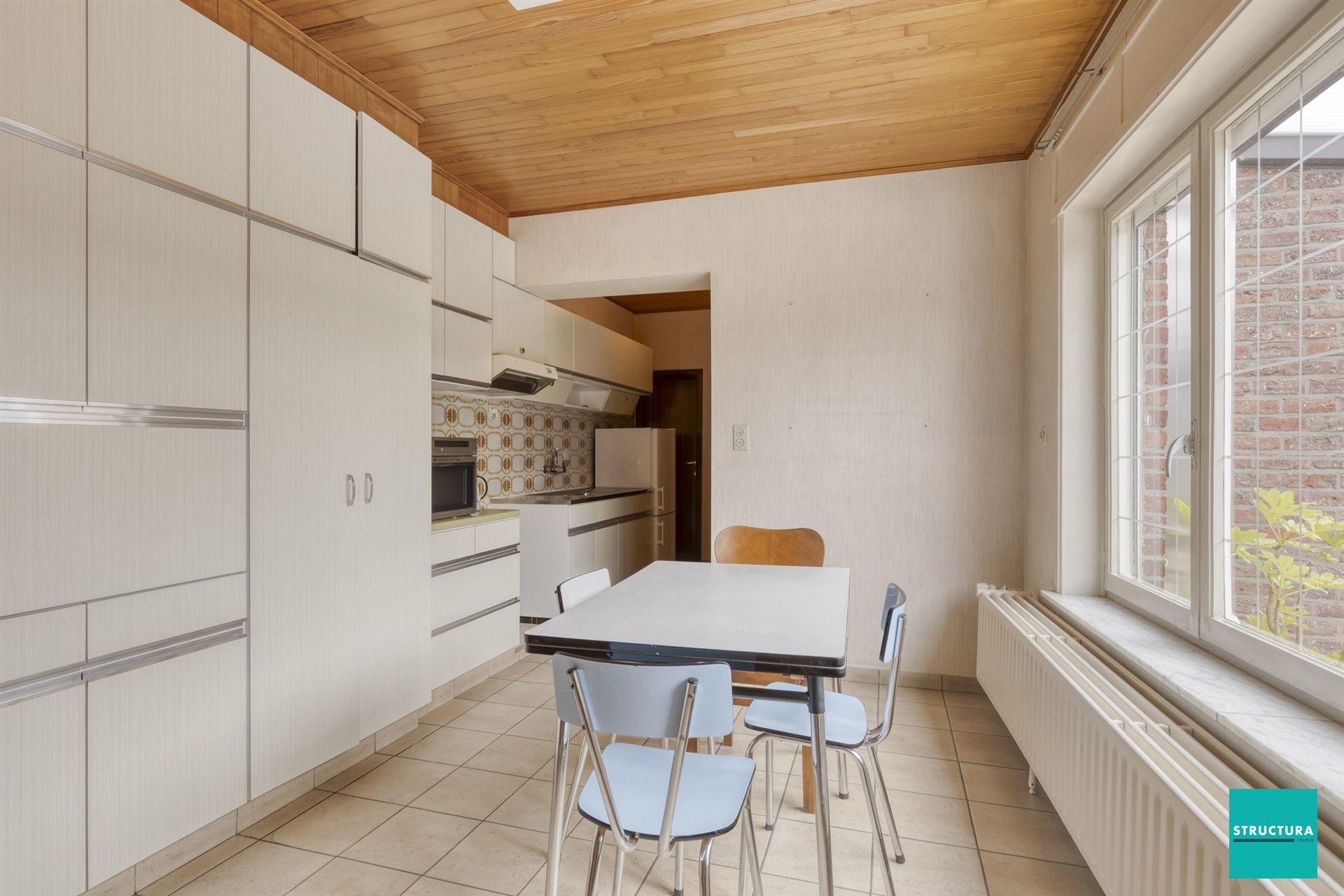 Verzorgde woning met potentieel foto 9