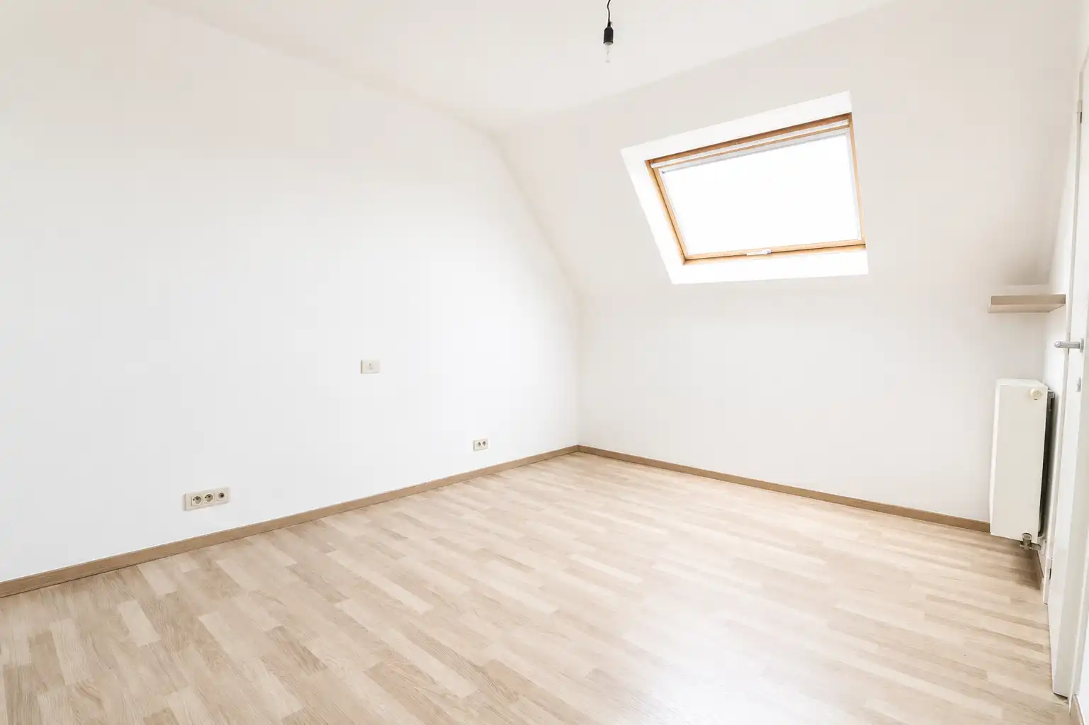 Bijzonder ruim appartement met 3 slaapkamers, 2 badkamers en open zichten, met de mogelijkheid om een garagebox aan te kopen in het gebouw. foto 11