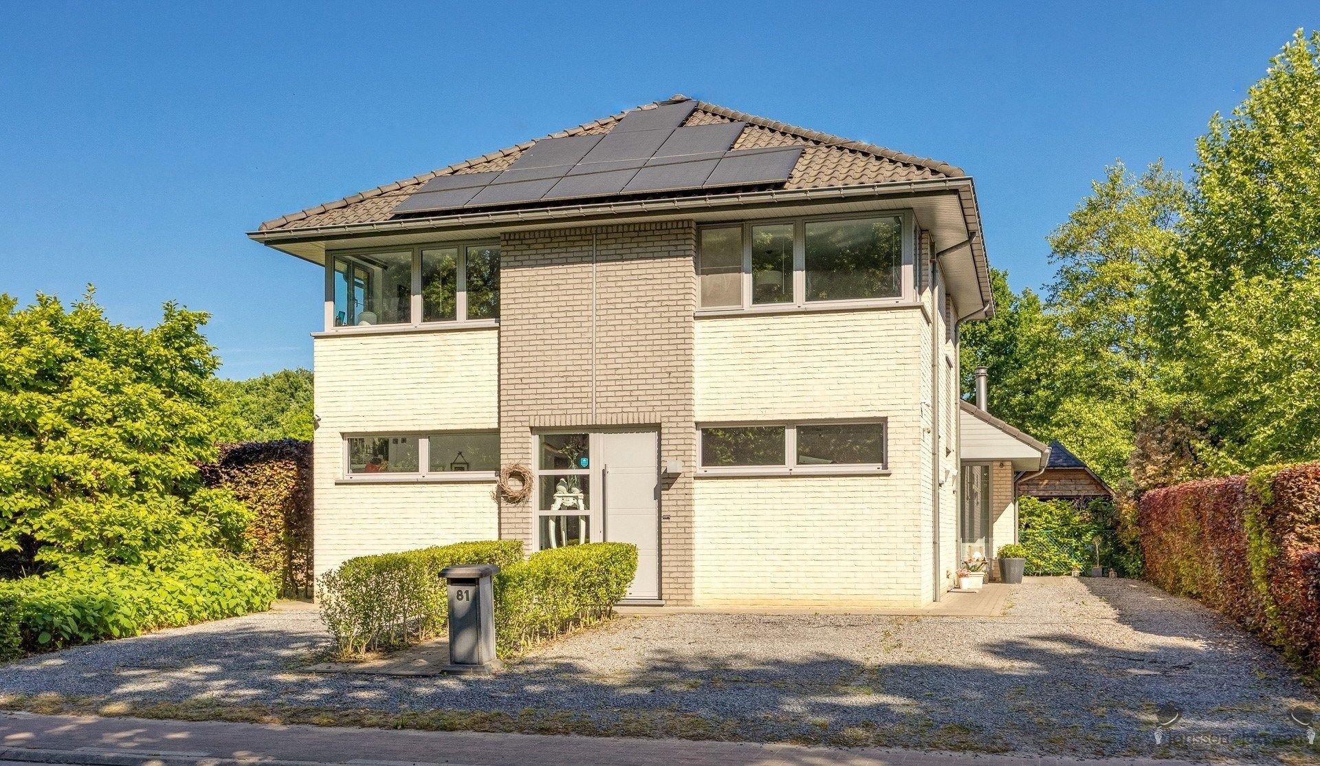 Ontdek deze prachtige villa met zwembad te Tremelo. foto {{pictureIndex}}