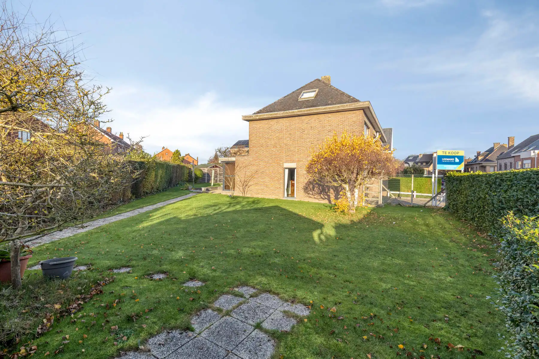 Leemans Immobiliën stelt u  deze centraal, maar toch bijzonder rustig gelegen woning in Dilbeek voor! foto 21