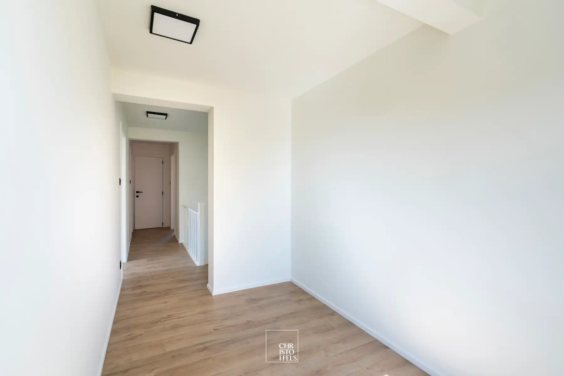 Ruime, volledig gerenoveerde gezinswoning met tuin op een ideale locatie! foto 15