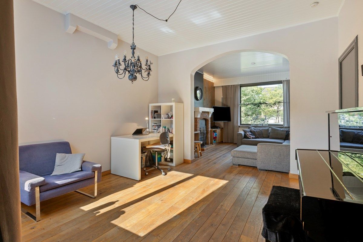 Ruim ingedeelde woning met 4 slpks op een mooi perceel van 21 are met achterliggend groen. foto 8