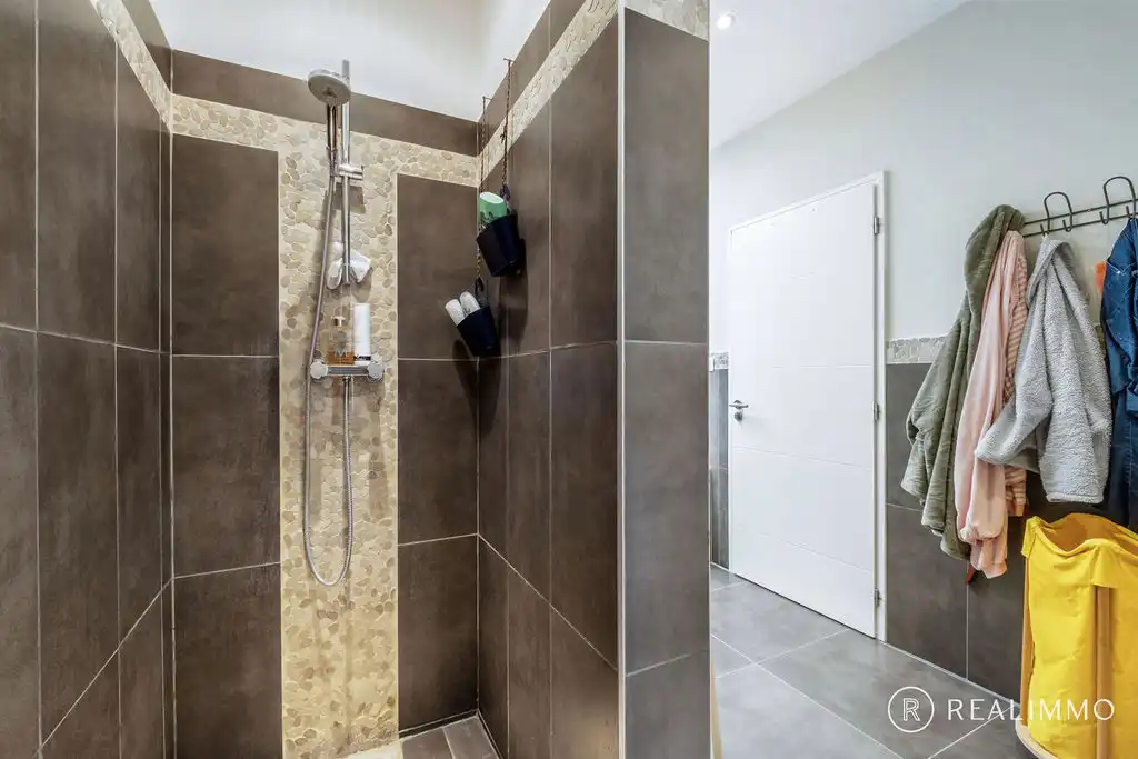 Luxueuze penthouse van 160 m² met 3 slaapkamers en parkting te Dottenijs! foto 14