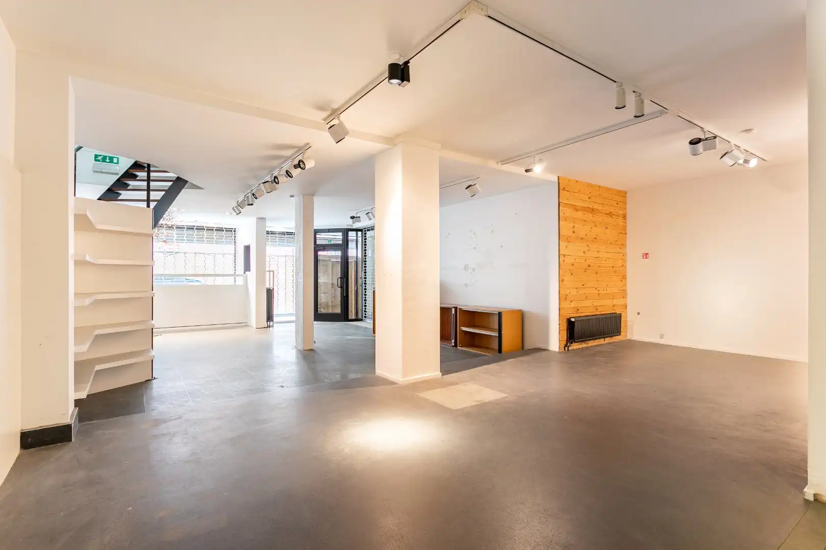 Handelshuis én appartement centrum Halle foto 5