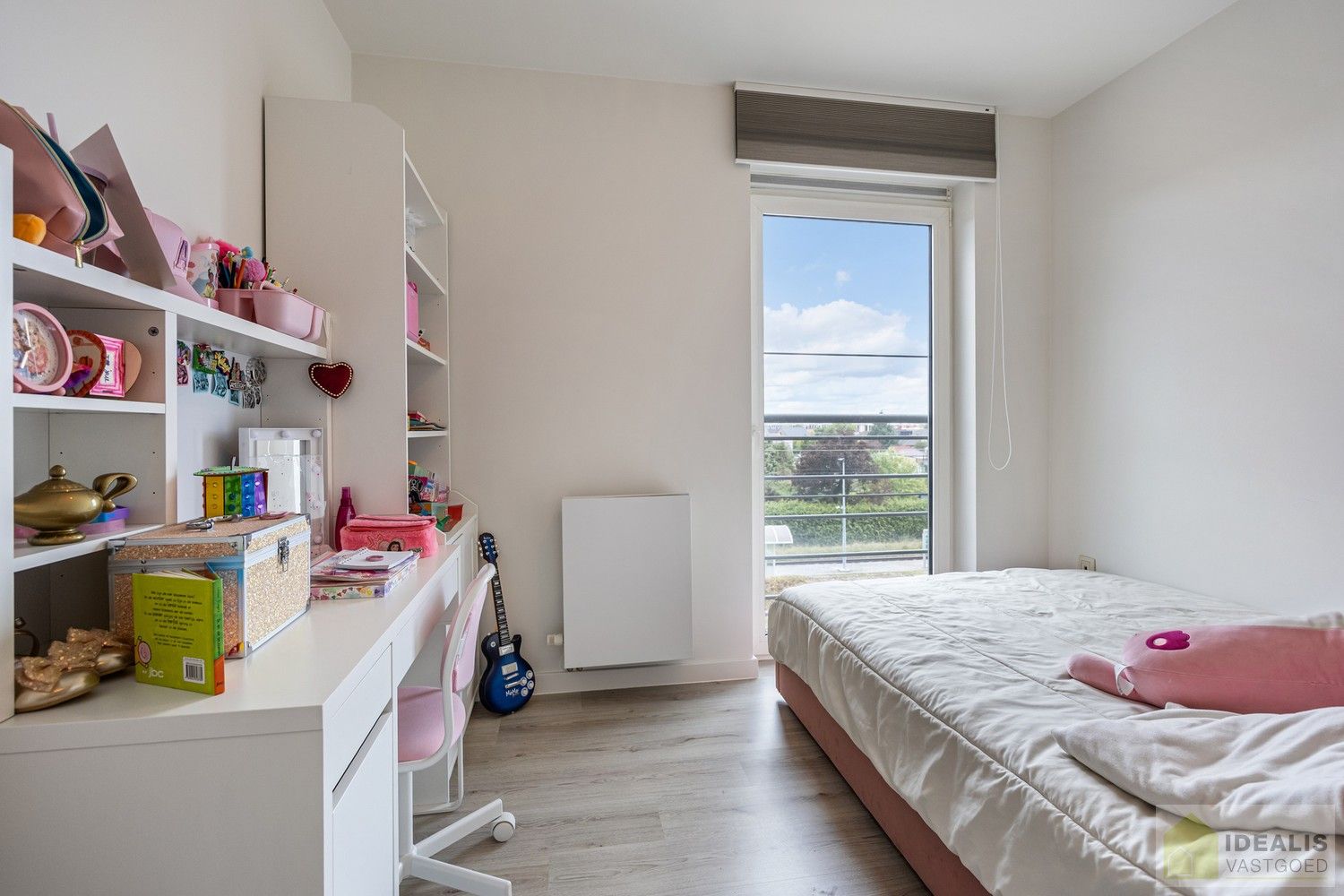 IDEALIS VASTGOED – PERFECT ONDERHOUDEN INSTAPKLAAR APPARTEMENT met een bewoonbare oppervlakte van 91m² bestaande uit een prachtige leefruimte, 2 zeer ruime slaapkamers, een aangenaam terras en ondergrondse parkeerplaats! Het appartement is gelegen in hartje Pelt op wandelafstand van horeca, shopping en openbaar vervoer! foto 20