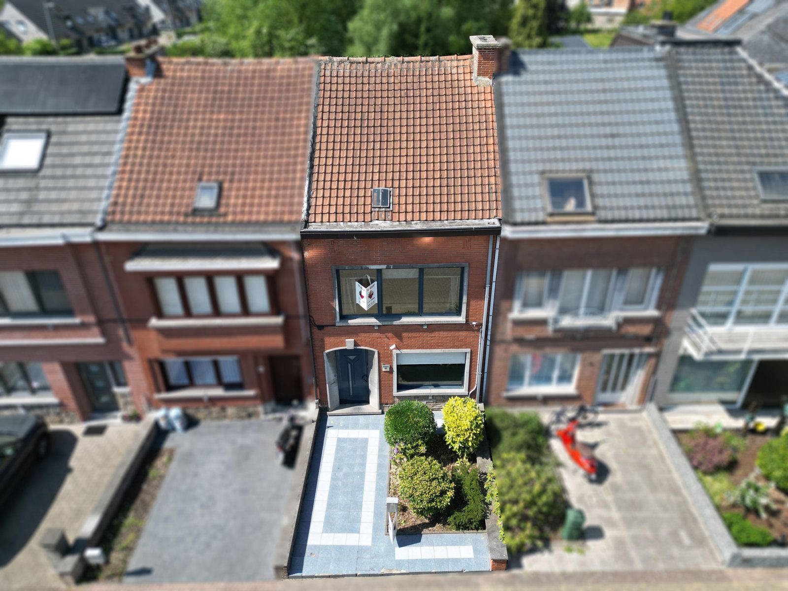 Mooie stadswoning met 2 SLPK,tuin en optionele garage! foto 27