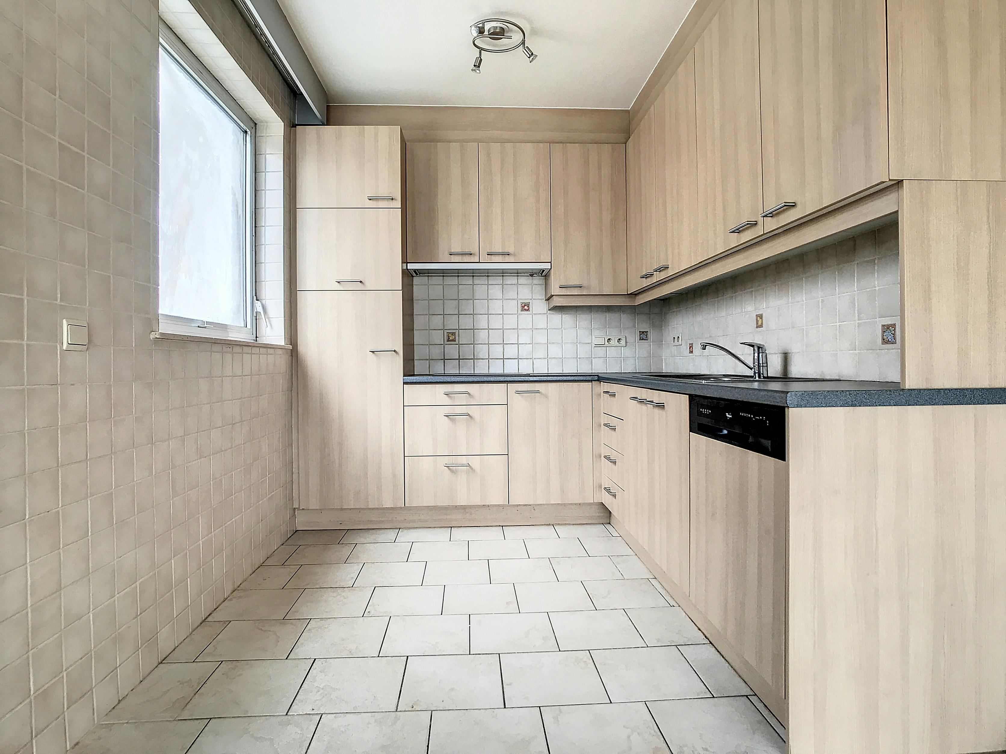 Twee slaapkamer appartement nabij het centrum van Zwijndrecht foto 3