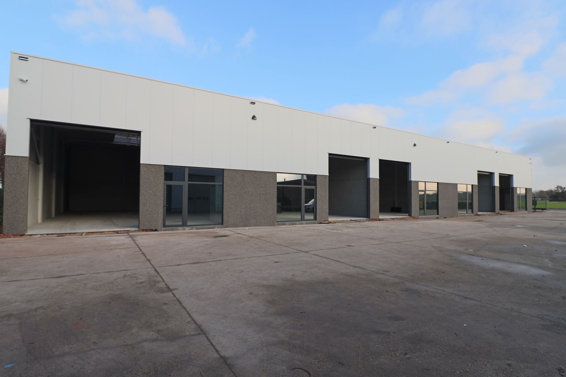 Een nieuwbouw opslag- / bedrijfsruimte van 220 m². foto 11