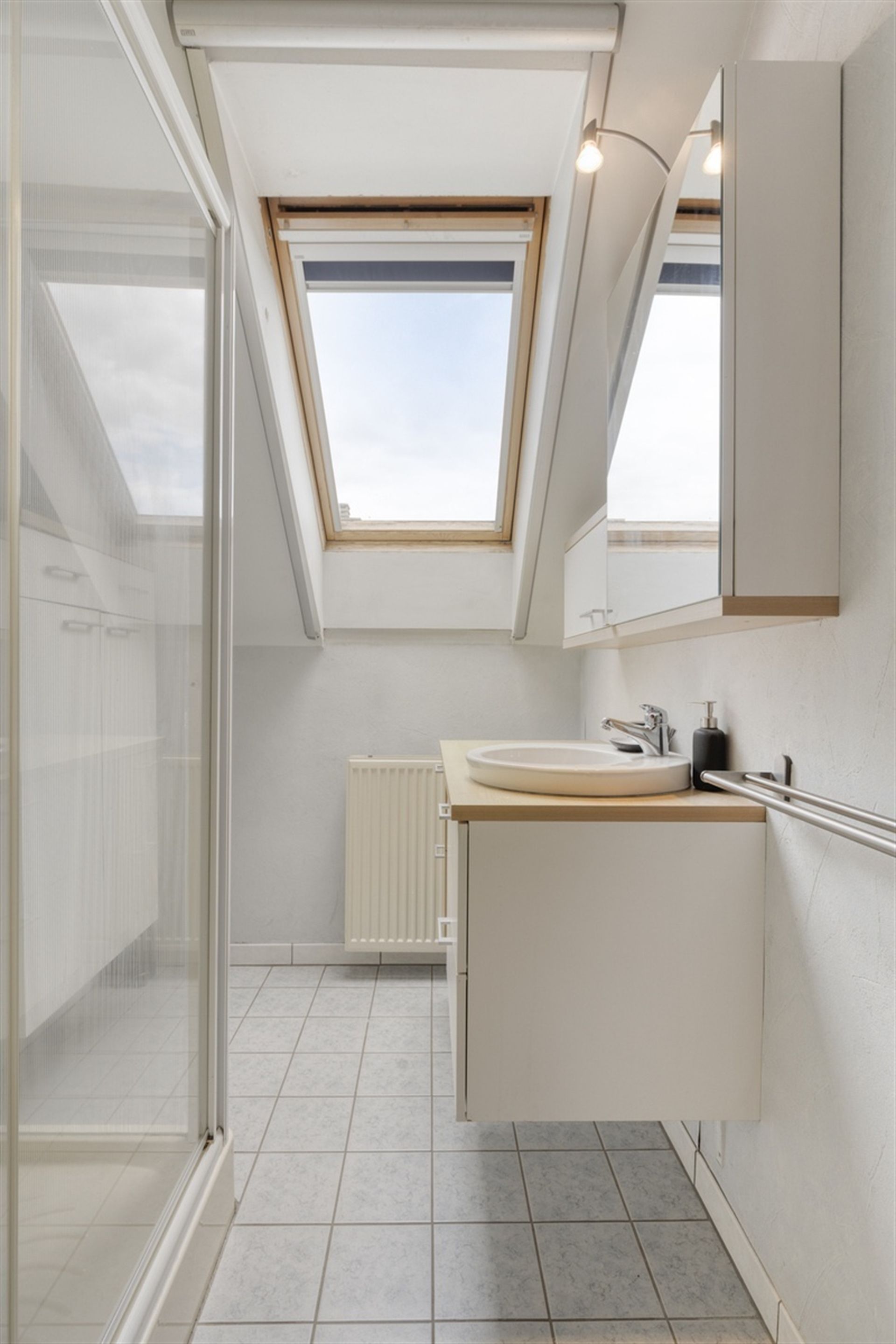 VERKOCHT:    Gezellig 2-slaapkamerappartement in Denderleeu foto 10