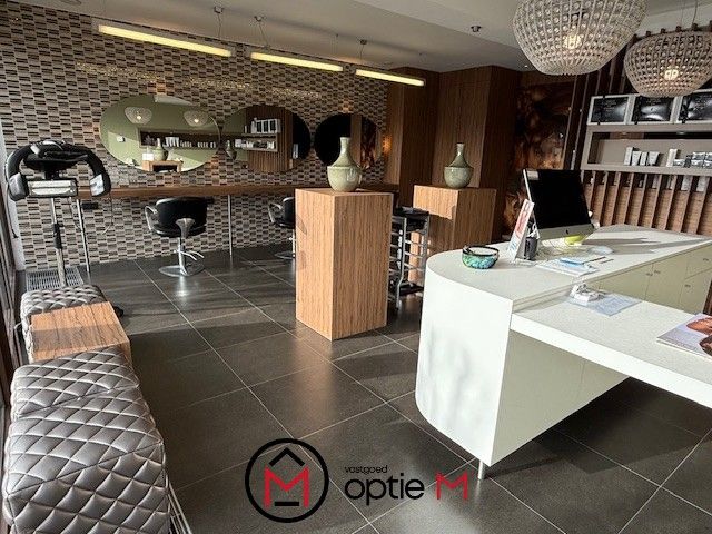 Multifunctioneel handelspand te koop, topafwerking & ligging foto {{pictureIndex}}