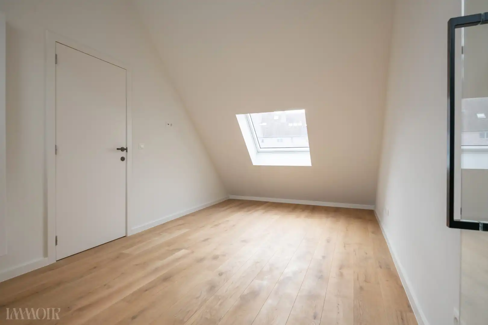 Unieke, volledig gerenoveerde woning met zwembad te Herentals foto 27