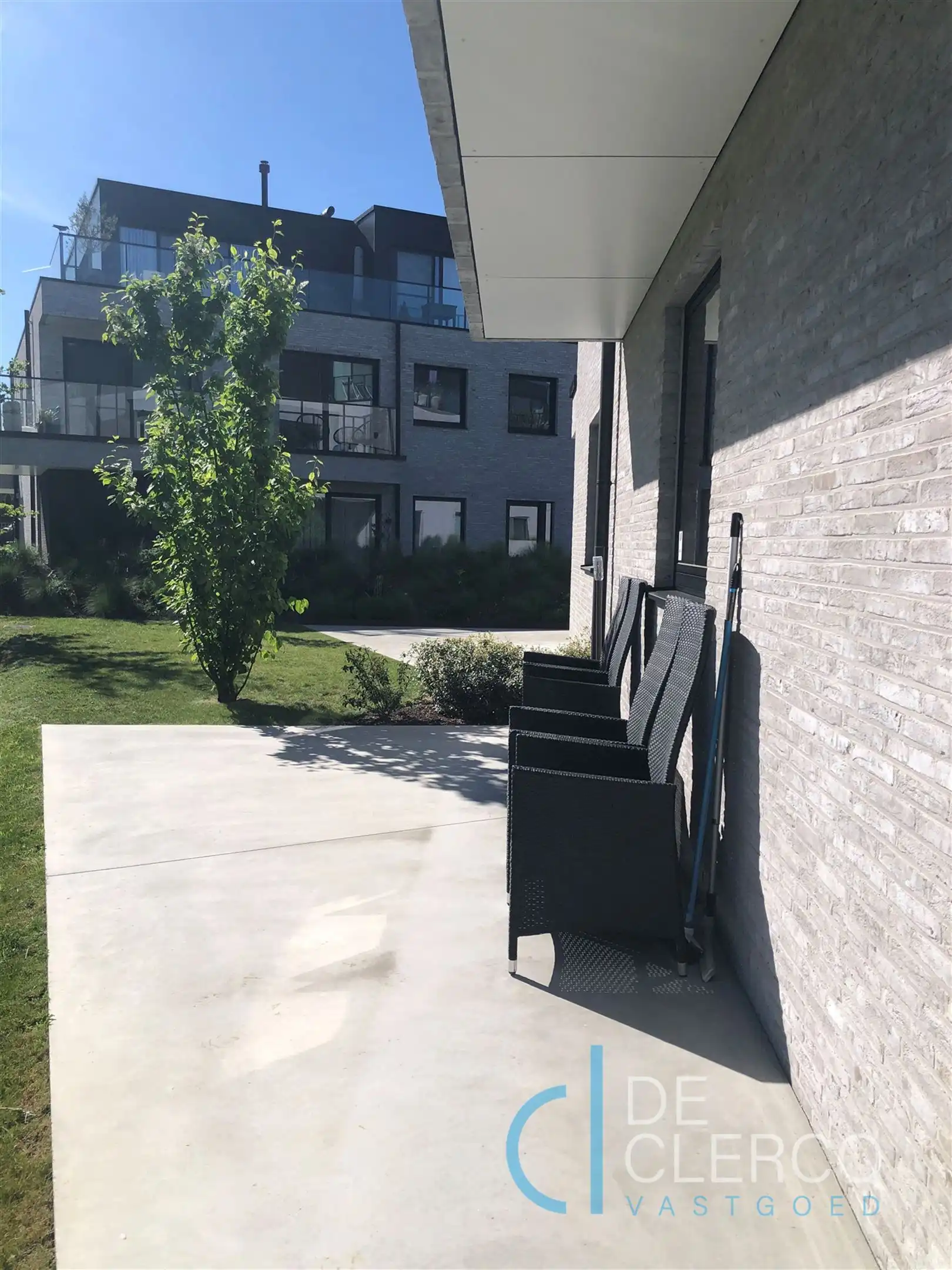 Tijdloos gelijkvloers appartement met terras te Lochristi! foto 11