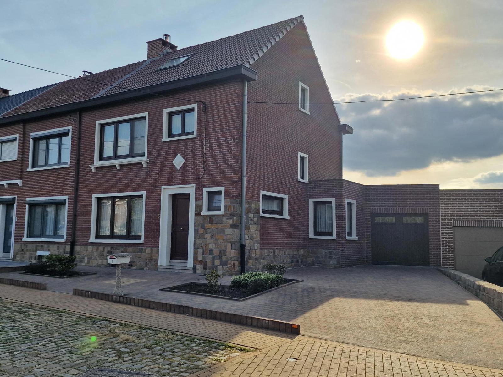 Goed onderhouden woning 4 slpks te Landen foto 3