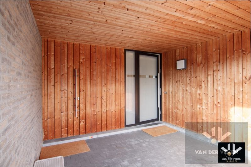 Instapklare, recente en energiezuinige woning met 3 slpk en volledig omheinde tuin foto 3
