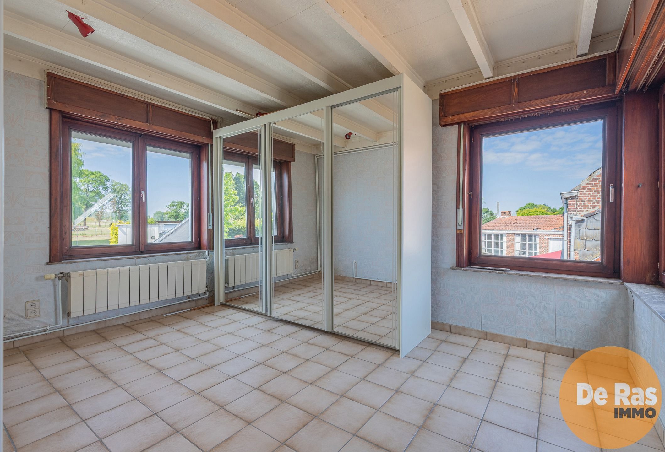 WOUBRECHTEGEM–Solide woning met loods in landelijke omgeving foto 15