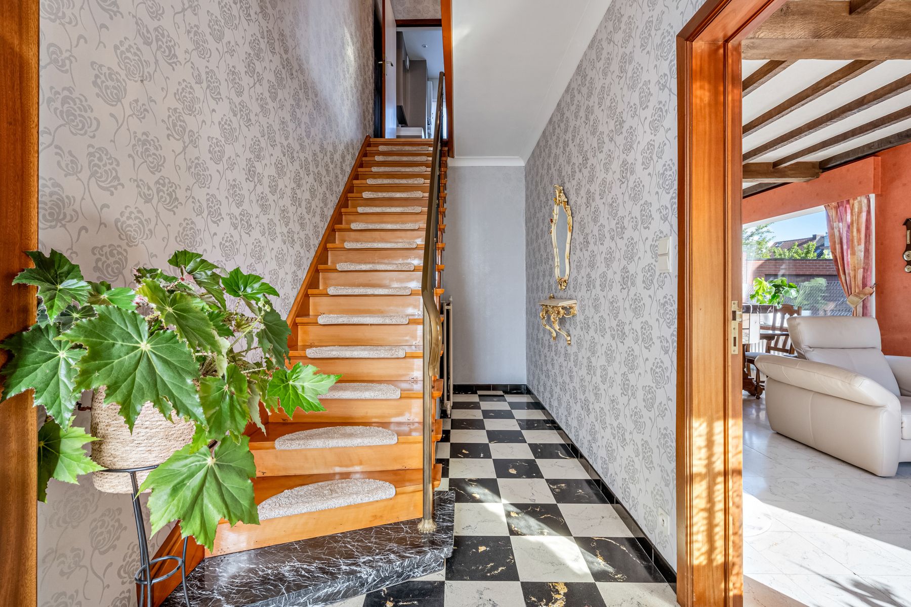 FLORA: instapklare woning met 3 kamers, garage en tuintje foto 9