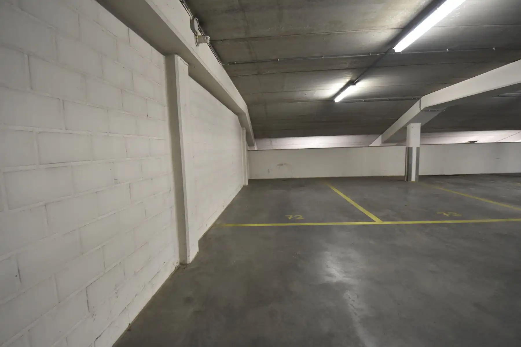 Parkeerplaats te huur foto 2