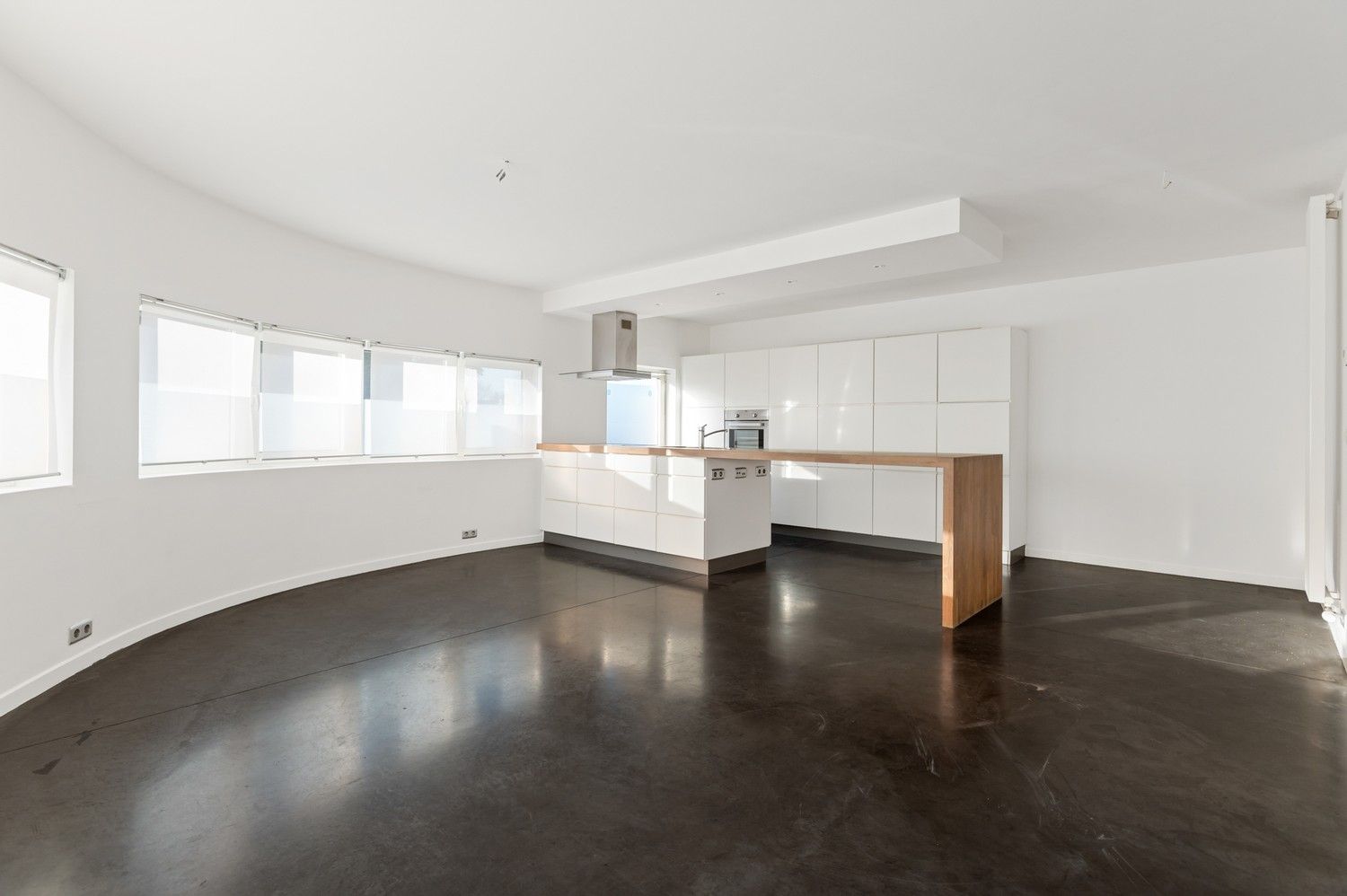 Ruim gelijkvloersappartement met 2 slpk en terras foto 5