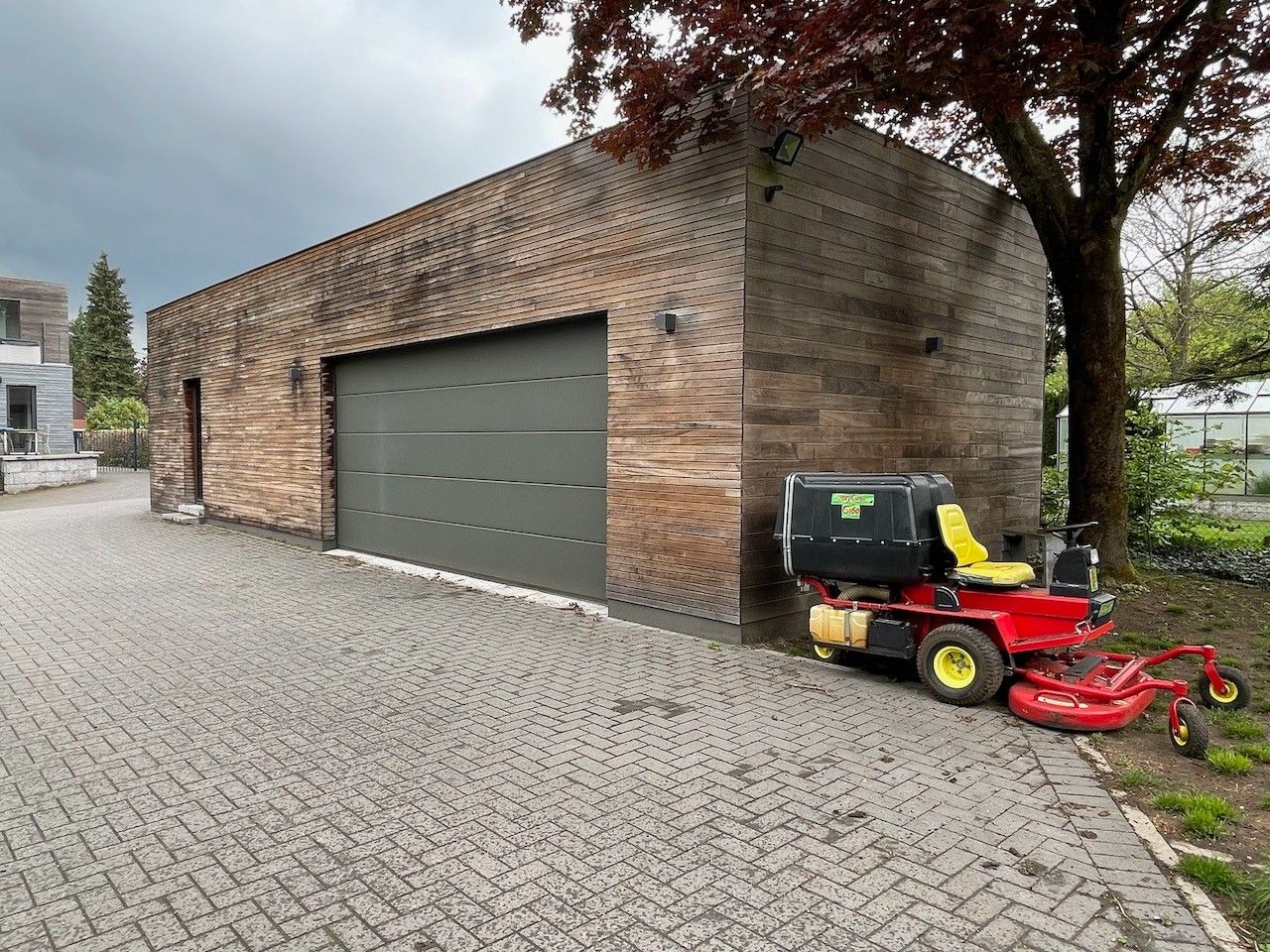 Genk, Huiskensweier 35: Ruime woning met magazijn, kantoorruimte, ruime garage, opslagplaats, 3 slaapkamers, 2 badkamers,... op 53a62ca vlot bereikbaar vlakbij Natuurgebied "De Maten". foto 9