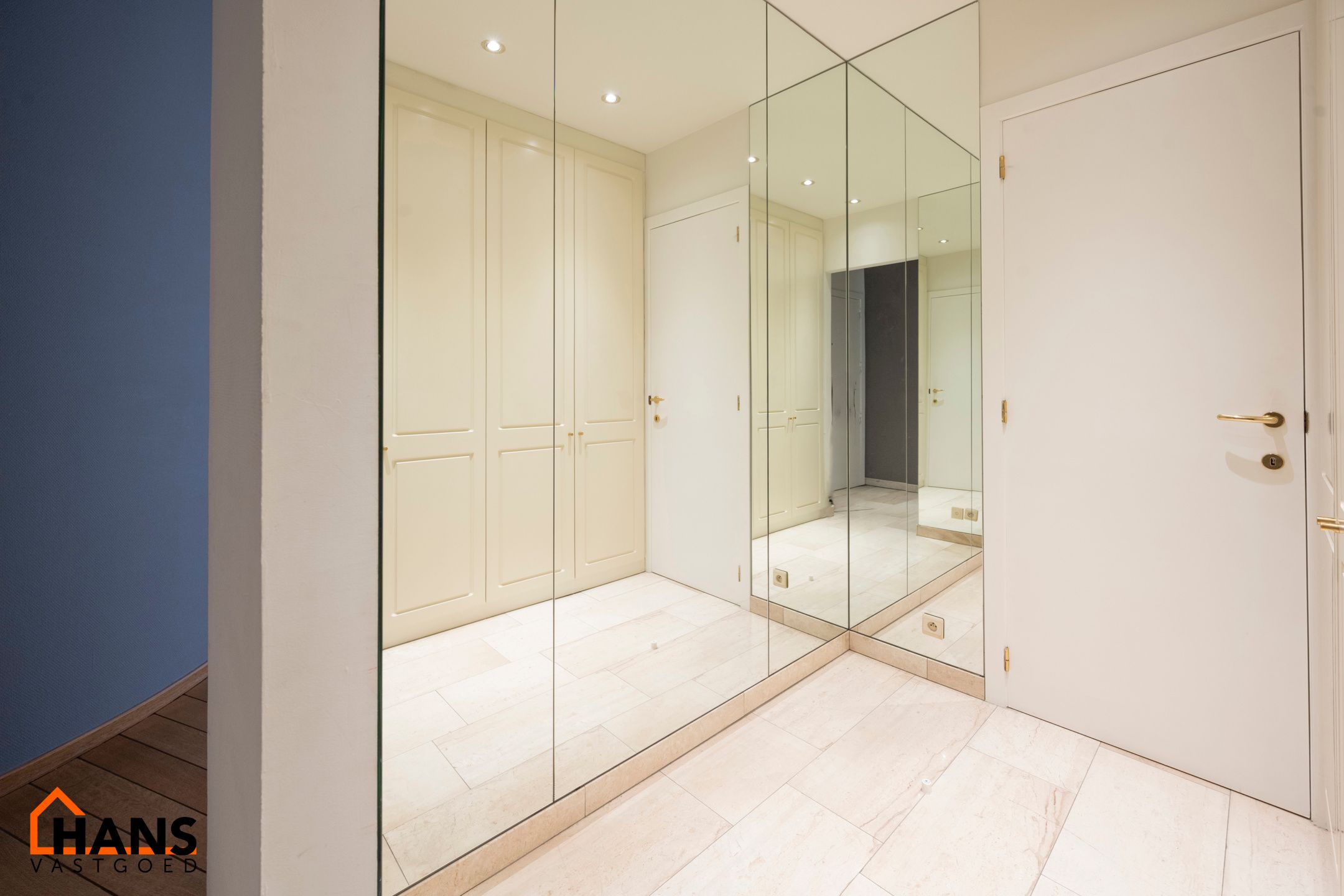 Luxueus appartement in een historisch gebouw in hartje Antwerpen. foto 13